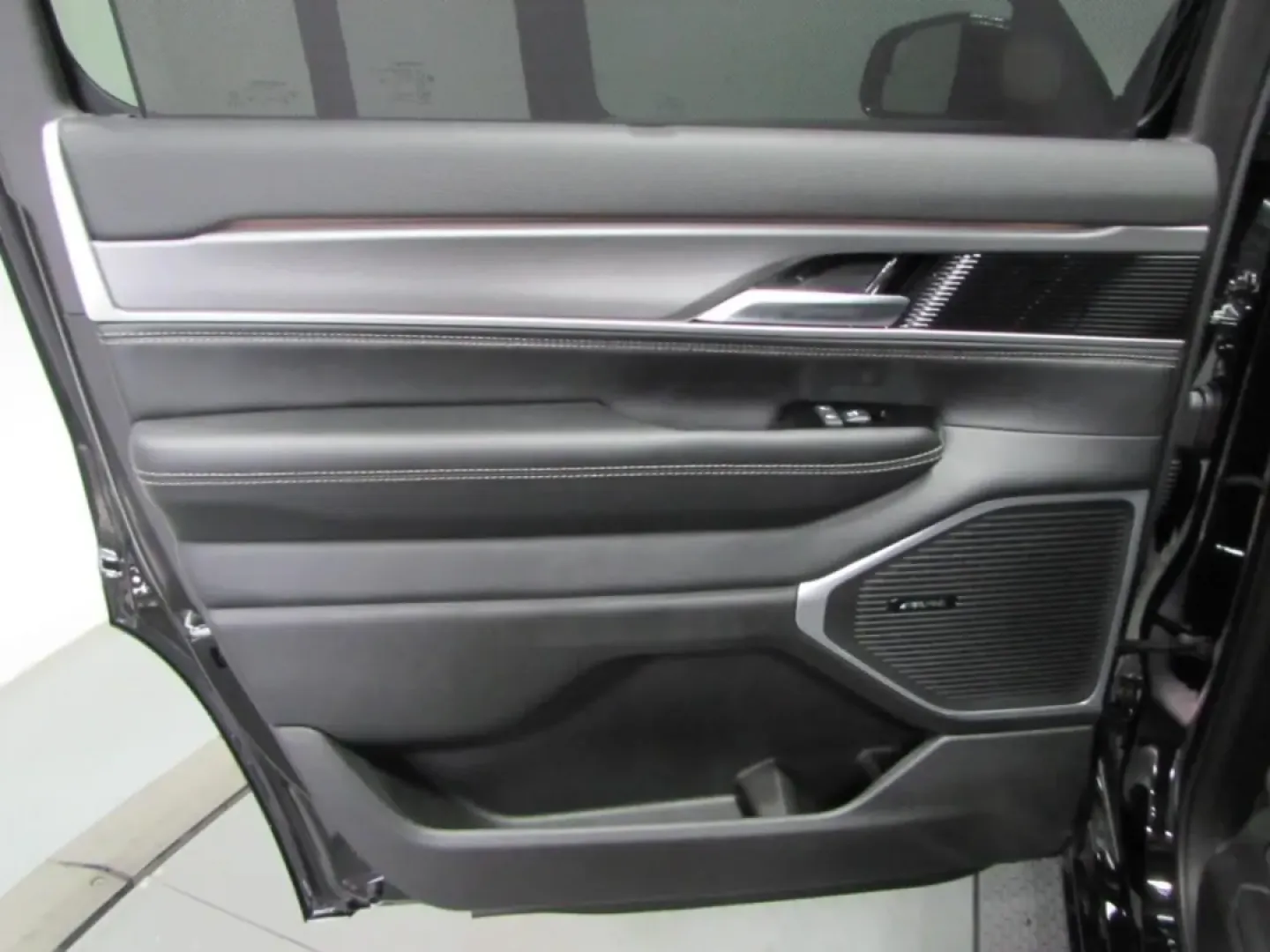 2025 /Black Jeep Wagoneer Series II (1C4SJVBP8SS) with an Other engine, Automatic transmission, located at 12830 Highway 21, De Soto, MO, 63020, (636) 337-7777, 38.153099, -90.573624 - **Unleash Your Adventurous Spirit with the 2025 Jeep Wagoneer!**<br /> <br /> Are you ready to elevate your lifestyle and take your family adventures to the next level? The 2025 Jeep Wagoneer is the perfect companion for those seeking a blend of luxury, capability, and cutting-edge technology. Wheth - Photo#21