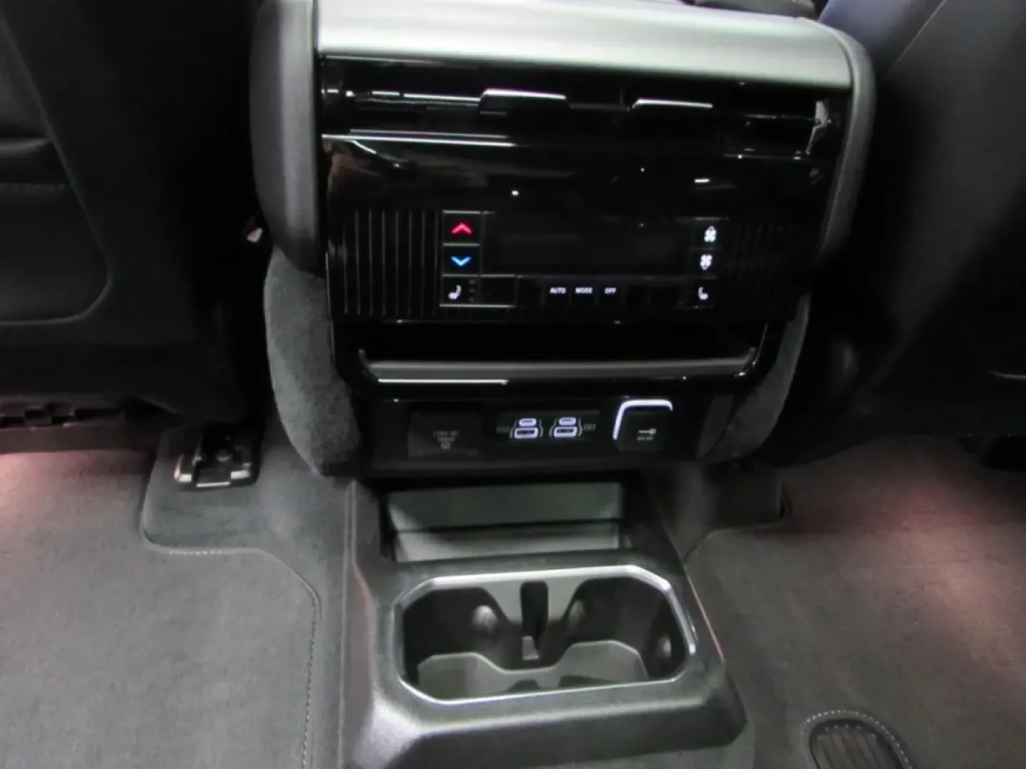 2025 /Black Jeep Wagoneer Series II (1C4SJVBP8SS) with an Other engine, Automatic transmission, located at 12830 Highway 21, De Soto, MO, 63020, (636) 337-7777, 38.153099, -90.573624 - **Unleash Your Adventurous Spirit with the 2025 Jeep Wagoneer!**<br /> <br /> Are you ready to elevate your lifestyle and take your family adventures to the next level? The 2025 Jeep Wagoneer is the perfect companion for those seeking a blend of luxury, capability, and cutting-edge technology. Wheth - Photo#23