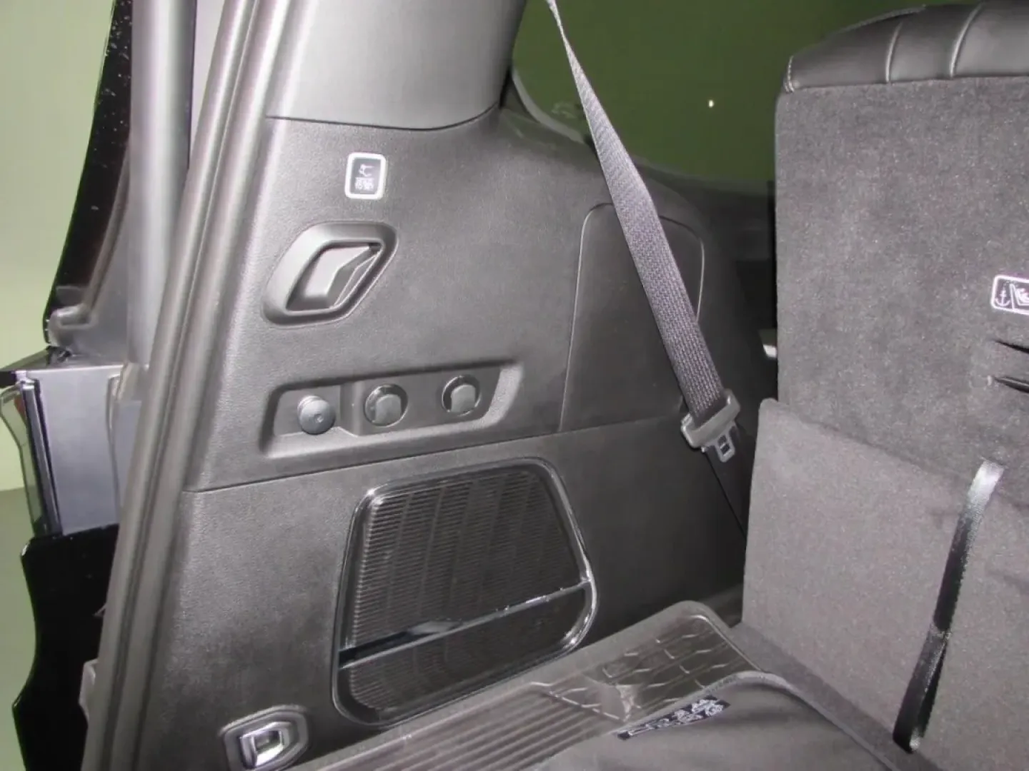 2025 /Black Jeep Wagoneer Series II (1C4SJVBP8SS) with an Other engine, Automatic transmission, located at 12830 Highway 21, De Soto, MO, 63020, (636) 337-7777, 38.153099, -90.573624 - **Unleash Your Adventurous Spirit with the 2025 Jeep Wagoneer!**<br /> <br /> Are you ready to elevate your lifestyle and take your family adventures to the next level? The 2025 Jeep Wagoneer is the perfect companion for those seeking a blend of luxury, capability, and cutting-edge technology. Wheth - Photo#27