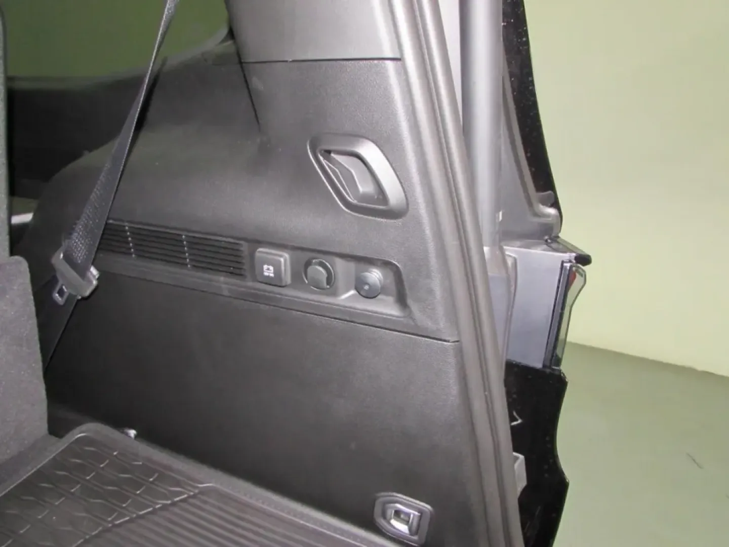 2025 /Black Jeep Wagoneer Series II (1C4SJVBP8SS) with an Other engine, Automatic transmission, located at 12830 Highway 21, De Soto, MO, 63020, (636) 337-7777, 38.153099, -90.573624 - **Unleash Your Adventurous Spirit with the 2025 Jeep Wagoneer!**<br /> <br /> Are you ready to elevate your lifestyle and take your family adventures to the next level? The 2025 Jeep Wagoneer is the perfect companion for those seeking a blend of luxury, capability, and cutting-edge technology. Wheth - Photo#28