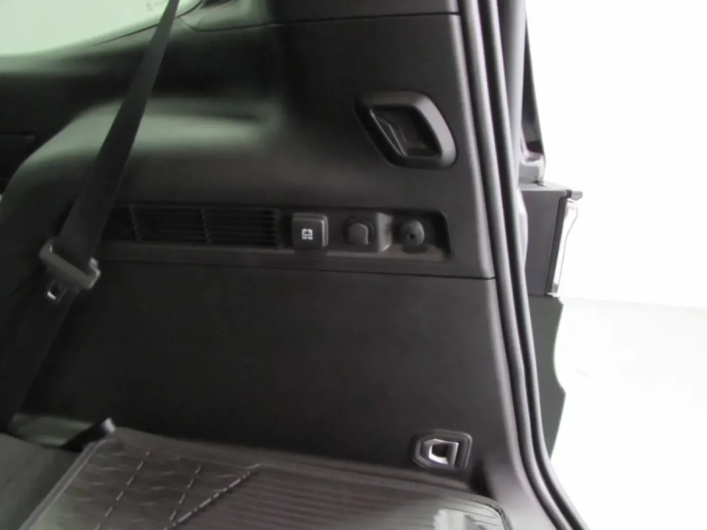 2025 /Black Jeep Wagoneer Series II (1C4SJVBP8SS) with an Other engine, Automatic transmission, located at 12830 Highway 21, De Soto, MO, 63020, (636) 337-7777, 38.153099, -90.573624 - **Unleash Your Adventurous Spirit with the 2025 Jeep Wagoneer!**<br /> <br /> Are you ready to elevate your lifestyle and take your family adventures to the next level? The 2025 Jeep Wagoneer is the perfect companion for those seeking a blend of luxury, capability, and cutting-edge technology. Wheth - Photo#31