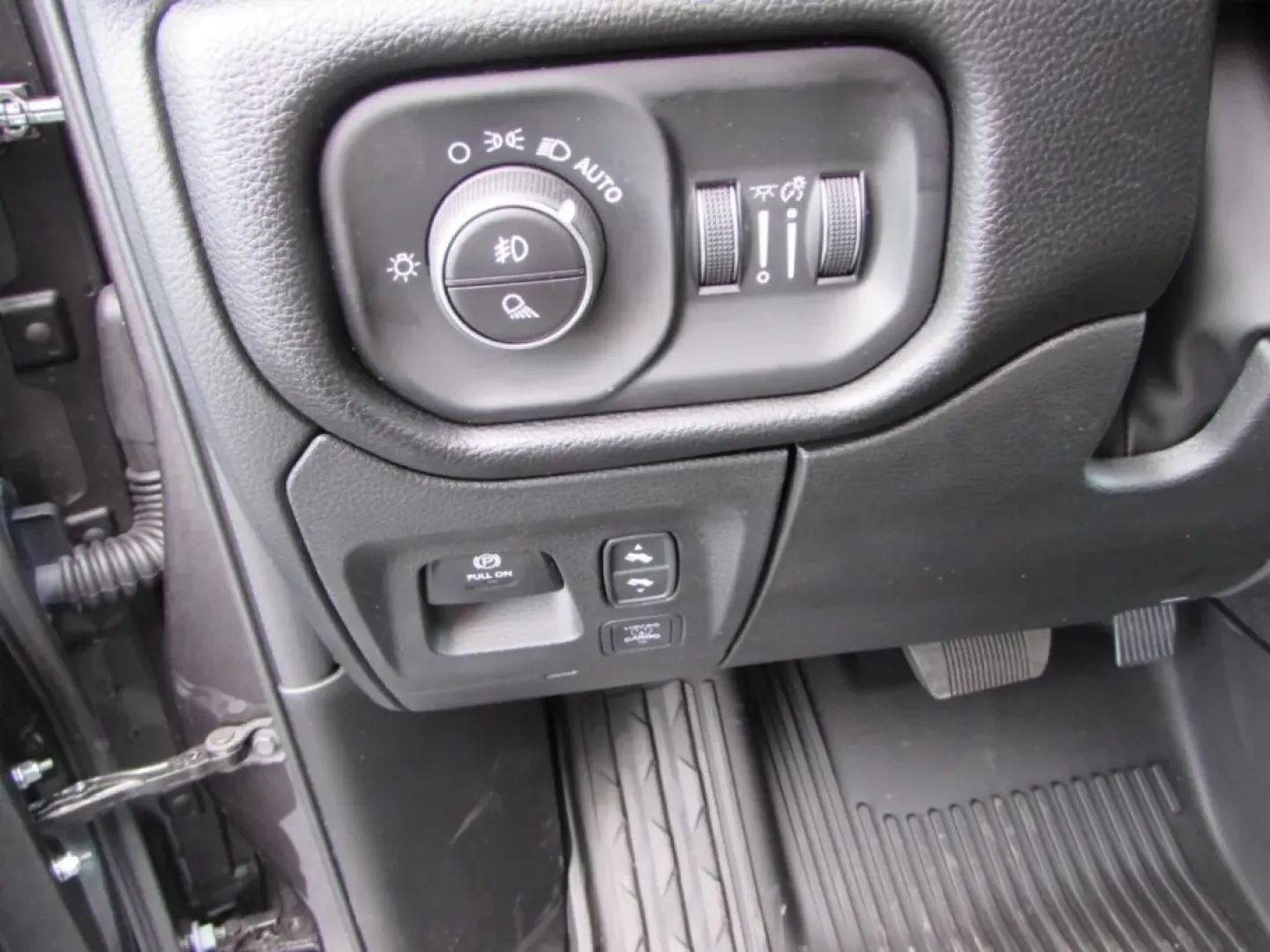 2026 /Black Ram 1500 Laramie (1C6SRFJP8TN) with an Other engine, Automatic transmission, located at 12830 Highway 21, De Soto, MO, 63020, (636) 337-7777, 38.153099, -90.573624 - **Unleash Adventure with the 2026 Ram 1500 Laramie A Truck for All Your Needs!**<br /> <br /> Are you ready to elevate your lifestyle with a truck that's not just a vehicle, but a companion for every journey? Whether you're hauling gear for a weekend camping trip, making daily commutes, or tackling - Photo#16