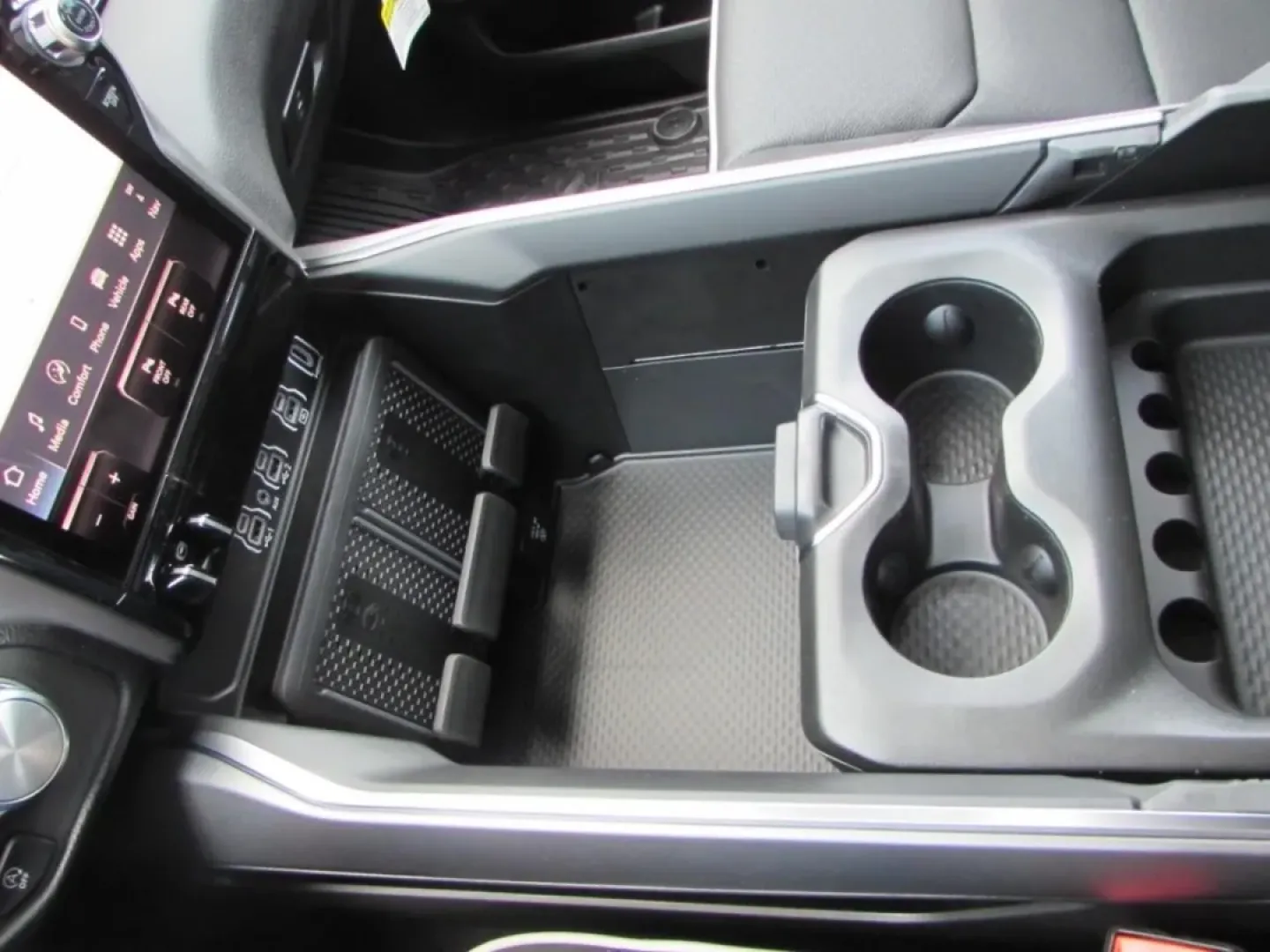 2026 /Black Ram 1500 Laramie (1C6SRFJP8TN) with an Other engine, Automatic transmission, located at 12830 Highway 21, De Soto, MO, 63020, (636) 337-7777, 38.153099, -90.573624 - **Unleash Adventure with the 2026 Ram 1500 Laramie A Truck for All Your Needs!**<br /> <br /> Are you ready to elevate your lifestyle with a truck that's not just a vehicle, but a companion for every journey? Whether you're hauling gear for a weekend camping trip, making daily commutes, or tackling - Photo#25