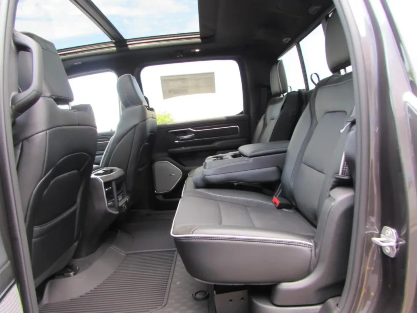 2026 /Black Ram 1500 Laramie (1C6SRFJP8TN) with an Other engine, Automatic transmission, located at 12830 Highway 21, De Soto, MO, 63020, (636) 337-7777, 38.153099, -90.573624 - **Unleash Adventure with the 2026 Ram 1500 Laramie A Truck for All Your Needs!**<br /> <br /> Are you ready to elevate your lifestyle with a truck that's not just a vehicle, but a companion for every journey? Whether you're hauling gear for a weekend camping trip, making daily commutes, or tackling - Photo#29