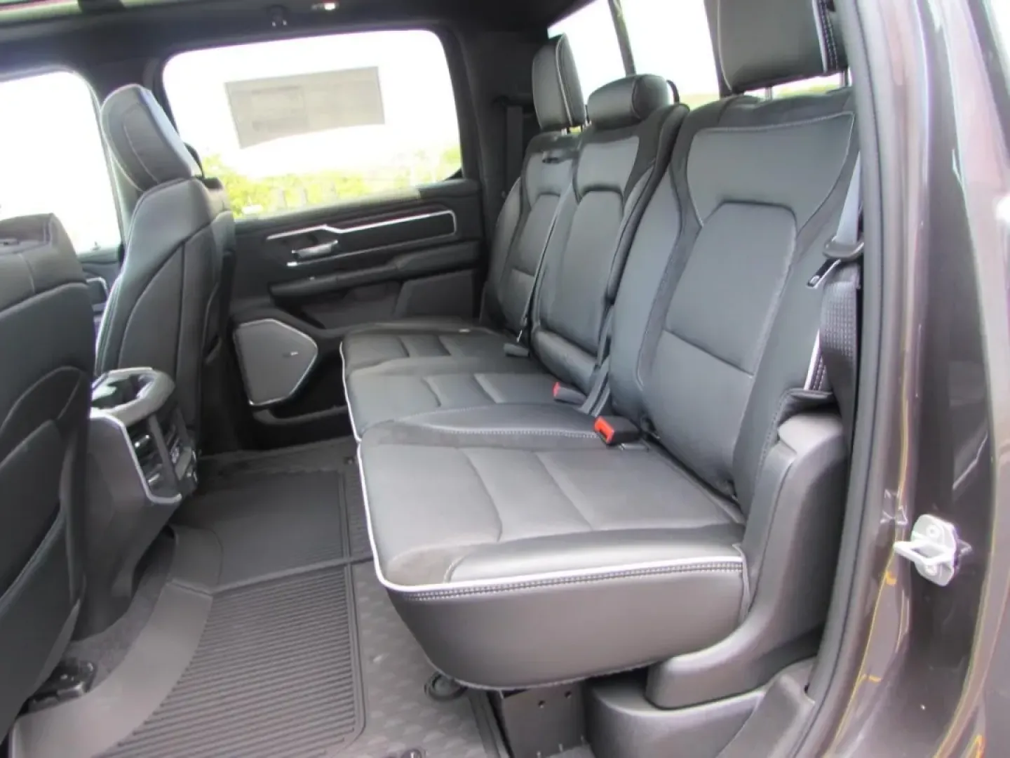 2026 /Black Ram 1500 Laramie (1C6SRFJP8TN) with an Other engine, Automatic transmission, located at 12830 Highway 21, De Soto, MO, 63020, (636) 337-7777, 38.153099, -90.573624 - **Unleash Adventure with the 2026 Ram 1500 Laramie A Truck for All Your Needs!**<br /> <br /> Are you ready to elevate your lifestyle with a truck that's not just a vehicle, but a companion for every journey? Whether you're hauling gear for a weekend camping trip, making daily commutes, or tackling - Photo#32