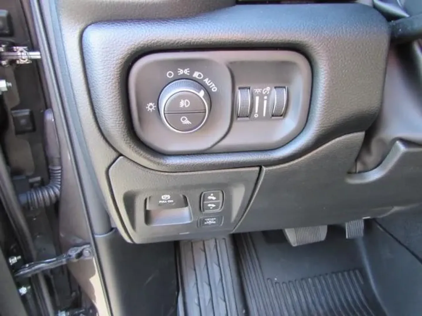 2026 /Black Ram 1500 Laramie (1C6SRFJP8TN) with an Other engine, Automatic transmission, located at 12830 Highway 21, De Soto, MO, 63020, (636) 337-7777, 38.153099, -90.573624 - **Unleash Adventure with the 2026 Ram 1500 Laramie A Truck for All Your Needs!**<br /> <br /> Are you ready to elevate your lifestyle with a truck that's not just a vehicle, but a companion for every journey? Whether you're hauling gear for a weekend camping trip, making daily commutes, or tackling - Photo#52