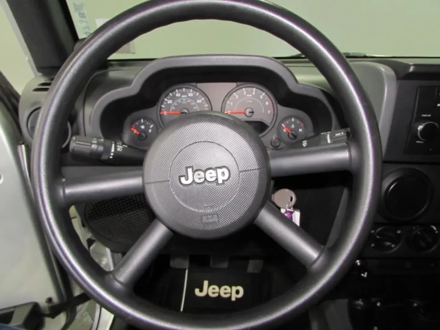 2008 /Dark/Medium Slate Gray Jeep Wrangler X (1J4FA24138L) with an Other engine, located at 12836 Highway 21, De Soto, MO, 63020, (636) 337-7777, 38.151867, -90.575615 - Are you ready for your next adventure? Whether you're planning a weekend getaway, tackling the daily commute, or navigating the bustling streets of De Soto, MO, the 2008 Jeep Wrangler X is the perfect companion for all your journeys. Known for its rugged reliability and off-road prowess, this SUV co - Photo#13