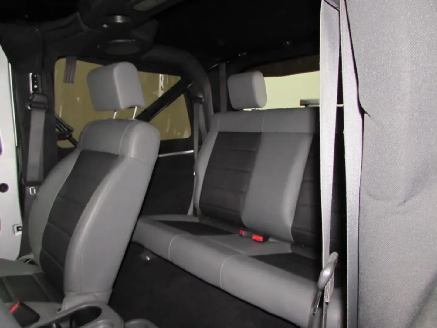 2008 /Dark/Medium Slate Gray Jeep Wrangler X (1J4FA24138L) with an Other engine, located at 12836 Highway 21, De Soto, MO, 63020, (636) 337-7777, 38.151867, -90.575615 - Are you ready for your next adventure? Whether you're planning a weekend getaway, tackling the daily commute, or navigating the bustling streets of De Soto, MO, the 2008 Jeep Wrangler X is the perfect companion for all your journeys. Known for its rugged reliability and off-road prowess, this SUV co - Photo#17