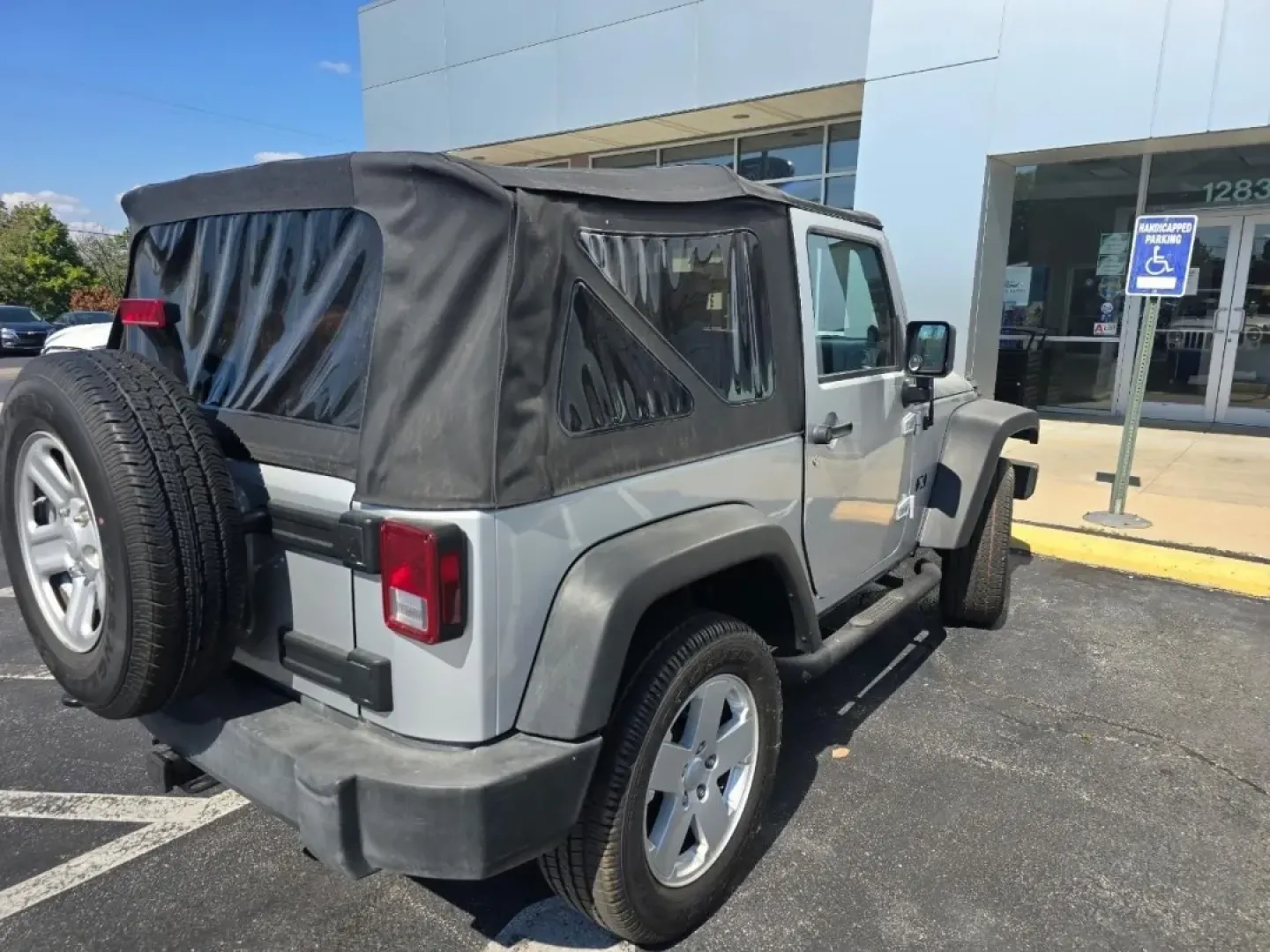 2008 /Dark/Medium Slate Gray Jeep Wrangler X (1J4FA24138L) with an Other engine, located at 12836 Highway 21, De Soto, MO, 63020, (636) 337-7777, 38.151867, -90.575615 - Are you ready for your next adventure? Whether you're planning a weekend getaway, tackling the daily commute, or navigating the bustling streets of De Soto, MO, the 2008 Jeep Wrangler X is the perfect companion for all your journeys. Known for its rugged reliability and off-road prowess, this SUV co - Photo#21