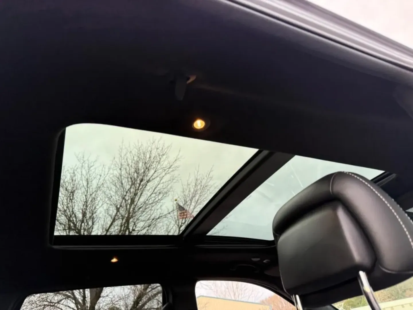 2017 /Black/Black Leather Jeep Grand Cherokee SRT (1C4RJFDJ4HC) with an 6.4L SRT HEMI V8 engine, Automatic transmission, located at 970 Woodlawn Dr., Farmington, MO, 63640, (573) 431-7800, 37.825642, -90.468674 - **Adventure Awaits with This 2017 Jeep Grand Cherokee 4WD SRT Your Ideal SUV for Life's Journeys!**<br /> <br /> Are you ready to elevate your everyday adventures? If you're seeking a powerful, reliable SUV that can handle both the daily commute and off-road excursions, look no further than this ** - Photo#10