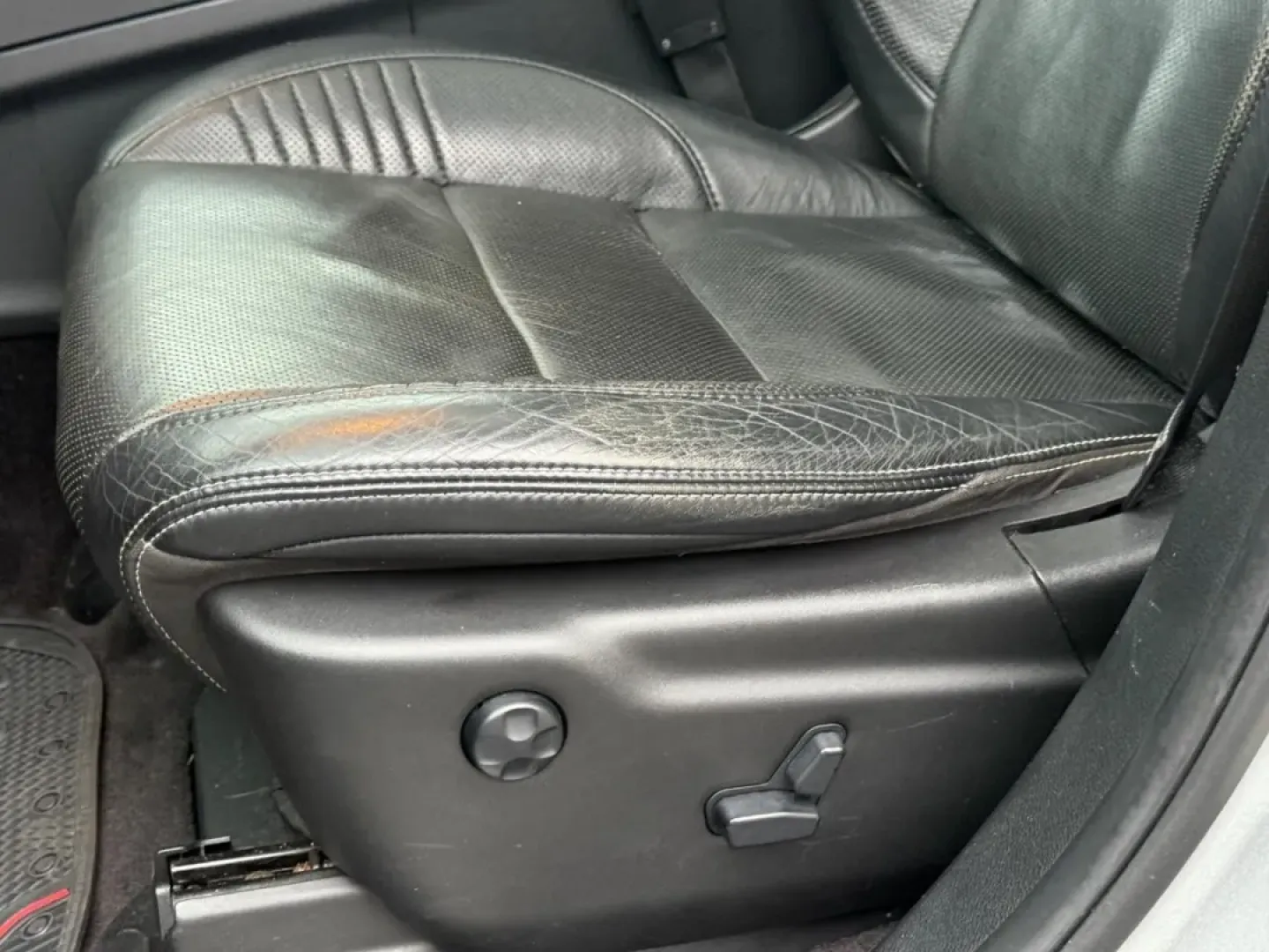 2017 /Black/Black Leather Jeep Grand Cherokee SRT (1C4RJFDJ4HC) with an 6.4L SRT HEMI V8 engine, Automatic transmission, located at 970 Woodlawn Dr., Farmington, MO, 63640, (573) 431-7800, 37.825642, -90.468674 - **Adventure Awaits with This 2017 Jeep Grand Cherokee 4WD SRT Your Ideal SUV for Life's Journeys!**<br /> <br /> Are you ready to elevate your everyday adventures? If you're seeking a powerful, reliable SUV that can handle both the daily commute and off-road excursions, look no further than this ** - Photo#28