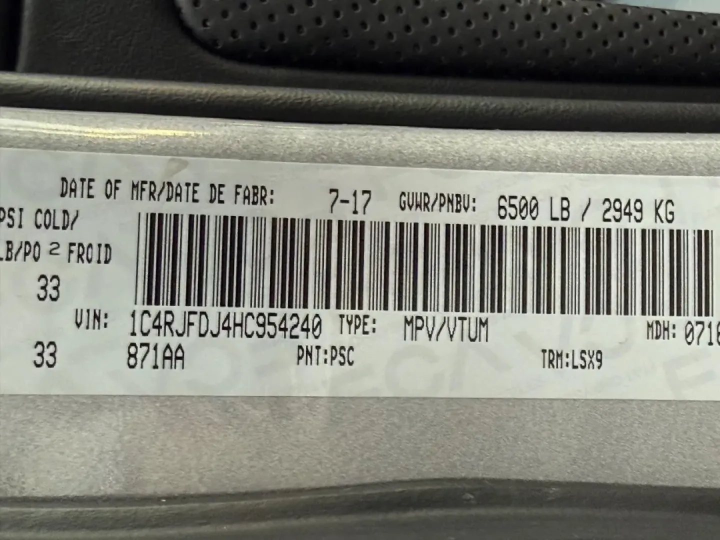 2017 /Black/Black Leather Jeep Grand Cherokee SRT (1C4RJFDJ4HC) with an 6.4L SRT HEMI V8 engine, Automatic transmission, located at 970 Woodlawn Dr., Farmington, MO, 63640, (573) 431-7800, 37.825642, -90.468674 - **Adventure Awaits with This 2017 Jeep Grand Cherokee 4WD SRT Your Ideal SUV for Life's Journeys!**<br /> <br /> Are you ready to elevate your everyday adventures? If you're seeking a powerful, reliable SUV that can handle both the daily commute and off-road excursions, look no further than this ** - Photo#29