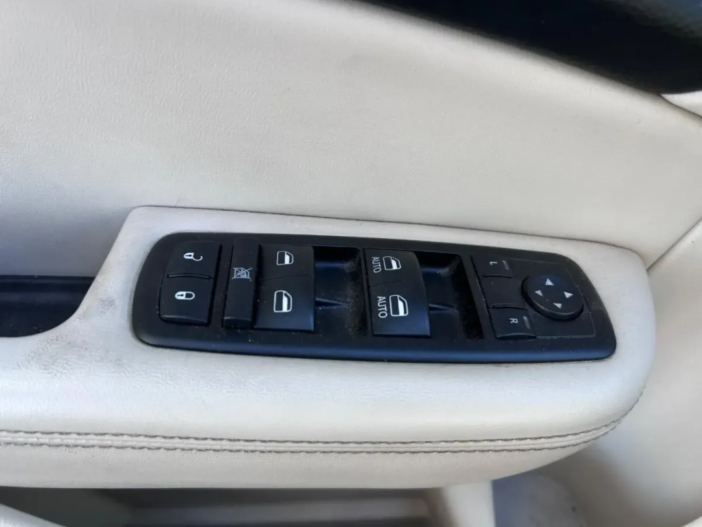 2015 /Linen/Black Leather Chrysler 200 C (1C3CCCCG4FN) with an 3.6L V6 engine, located at 141 Commercial Dr, Fredericktown, MO, 63645, (573) 783-6432, 37.570087, -90.320648 - Discover the perfect blend of style, performance, and practicality with this 2015 Chrysler 200, now available at Pettus Ford Fredericktown, your trusted OEM dealership located at 141 Commercial Drive, Fredericktown, MO 63645. Whether you're commuting to work, running errands around town, or planning - Photo#16