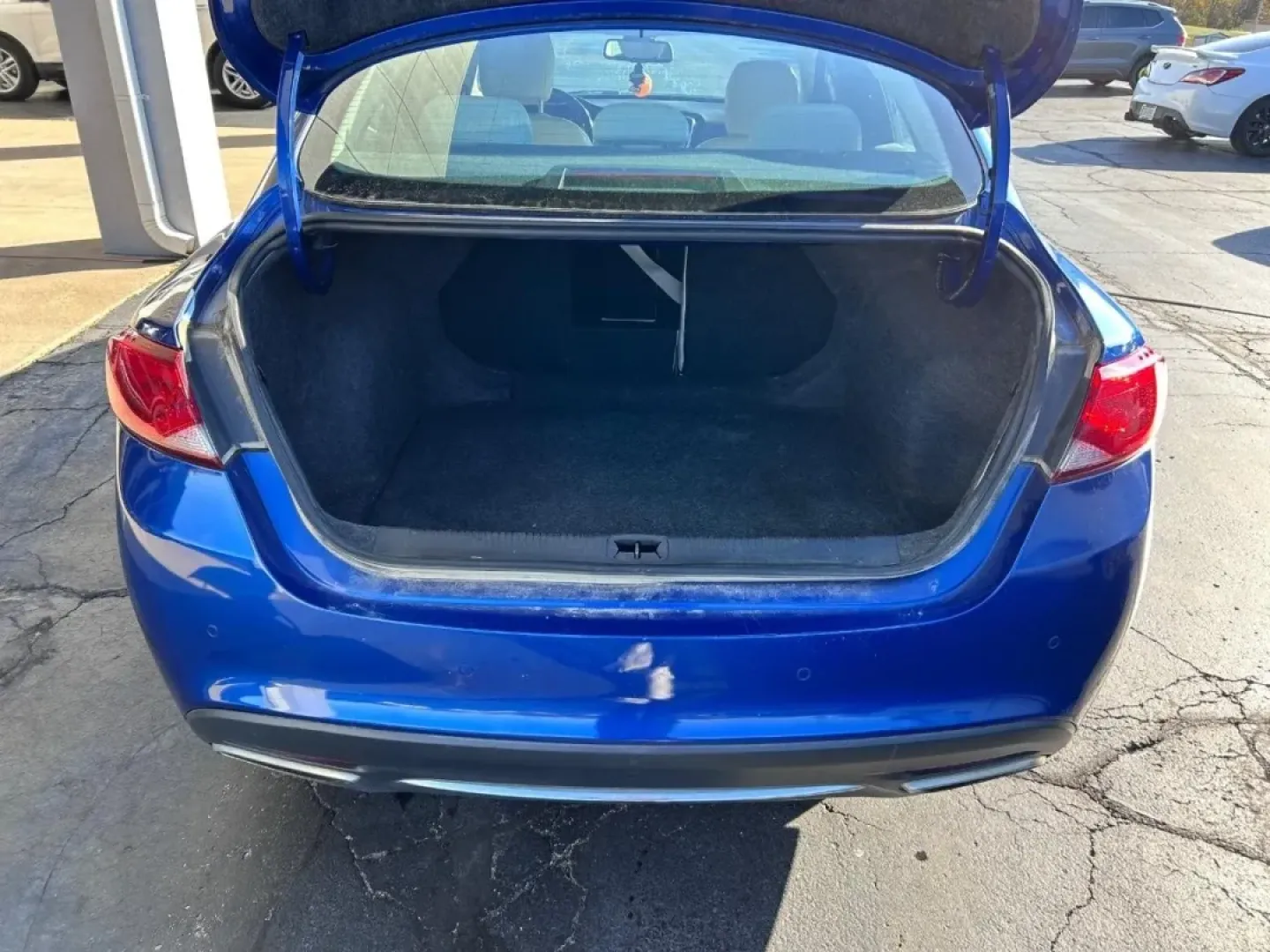 2015 /Linen/Black Leather Chrysler 200 C (1C3CCCCG4FN) with an 3.6L V6 engine, located at 141 Commercial Dr, Fredericktown, MO, 63645, (573) 783-6432, 37.570087, -90.320648 - Discover the perfect blend of style, performance, and practicality with this 2015 Chrysler 200, now available at Pettus Ford Fredericktown, your trusted OEM dealership located at 141 Commercial Drive, Fredericktown, MO 63645. Whether you're commuting to work, running errands around town, or planning - Photo#4