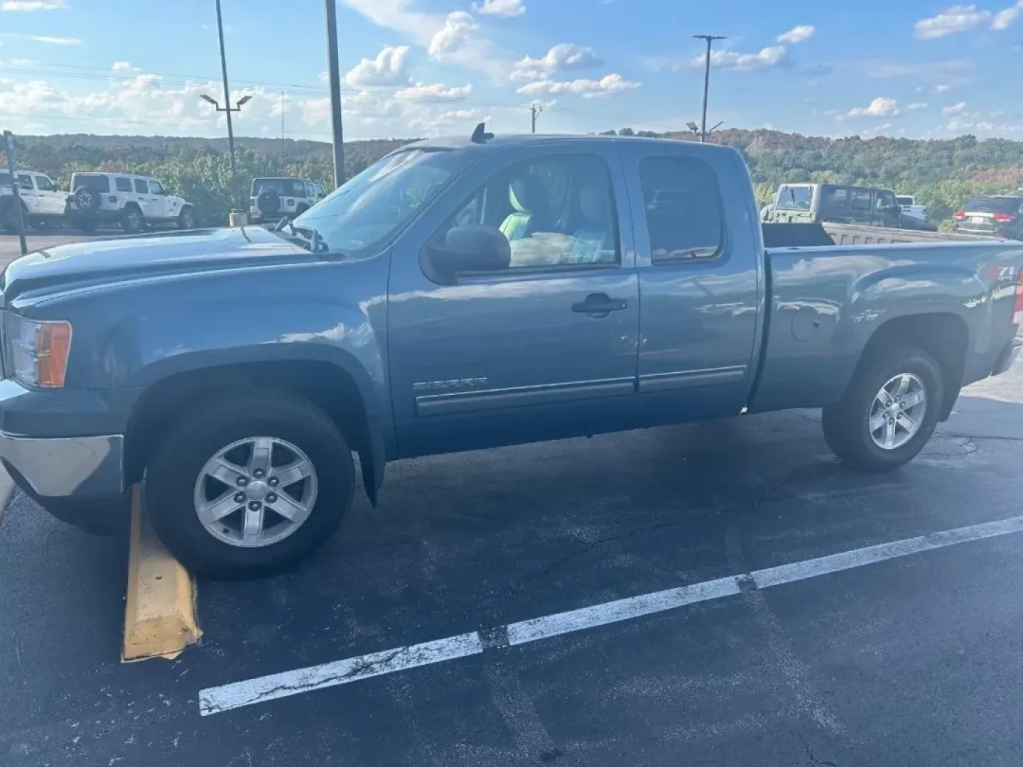 2018 /Jet Black GMC Sierra 1500 SLT (3GTU2NEC9JG) with an Other engine, located at 12830 Highway 21, De Soto, MO, 63020, (636) 337-7777, 38.153099, -90.573624 - **Drive Your Adventures with the 2018 GMC Sierra 1500 SLT Crew Cab Perfect for Every Journey!**<br /> <br /> Are you ready to elevate your driving experience? Whether you're navigating the daily grind, tackling weekend adventures, or seeking a reliable truck for your growing family, the 2018 GMC Si - Photo#4