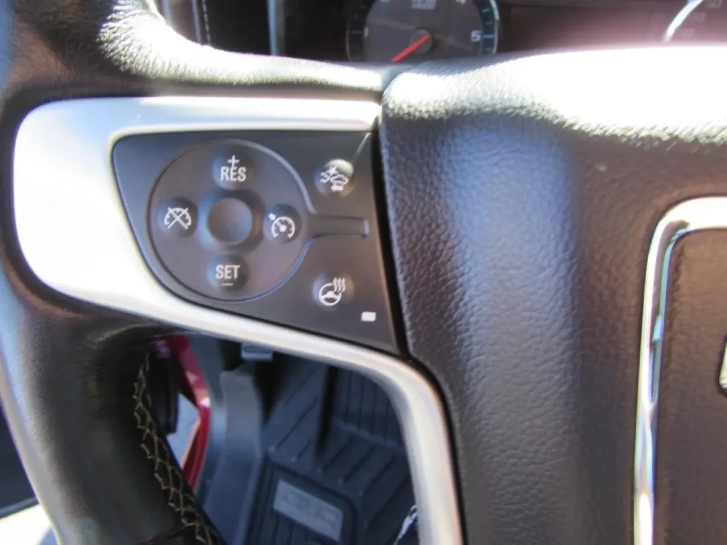 2018 /Jet Black GMC Sierra 1500 SLT (3GTU2NEC9JG) with an Other engine, located at 12830 Highway 21, De Soto, MO, 63020, (636) 337-7777, 38.153099, -90.573624 - **Drive Your Adventures with the 2018 GMC Sierra 1500 SLT Crew Cab Perfect for Every Journey!**<br /> <br /> Are you ready to elevate your driving experience? Whether you're navigating the daily grind, tackling weekend adventures, or seeking a reliable truck for your growing family, the 2018 GMC Si - Photo#8