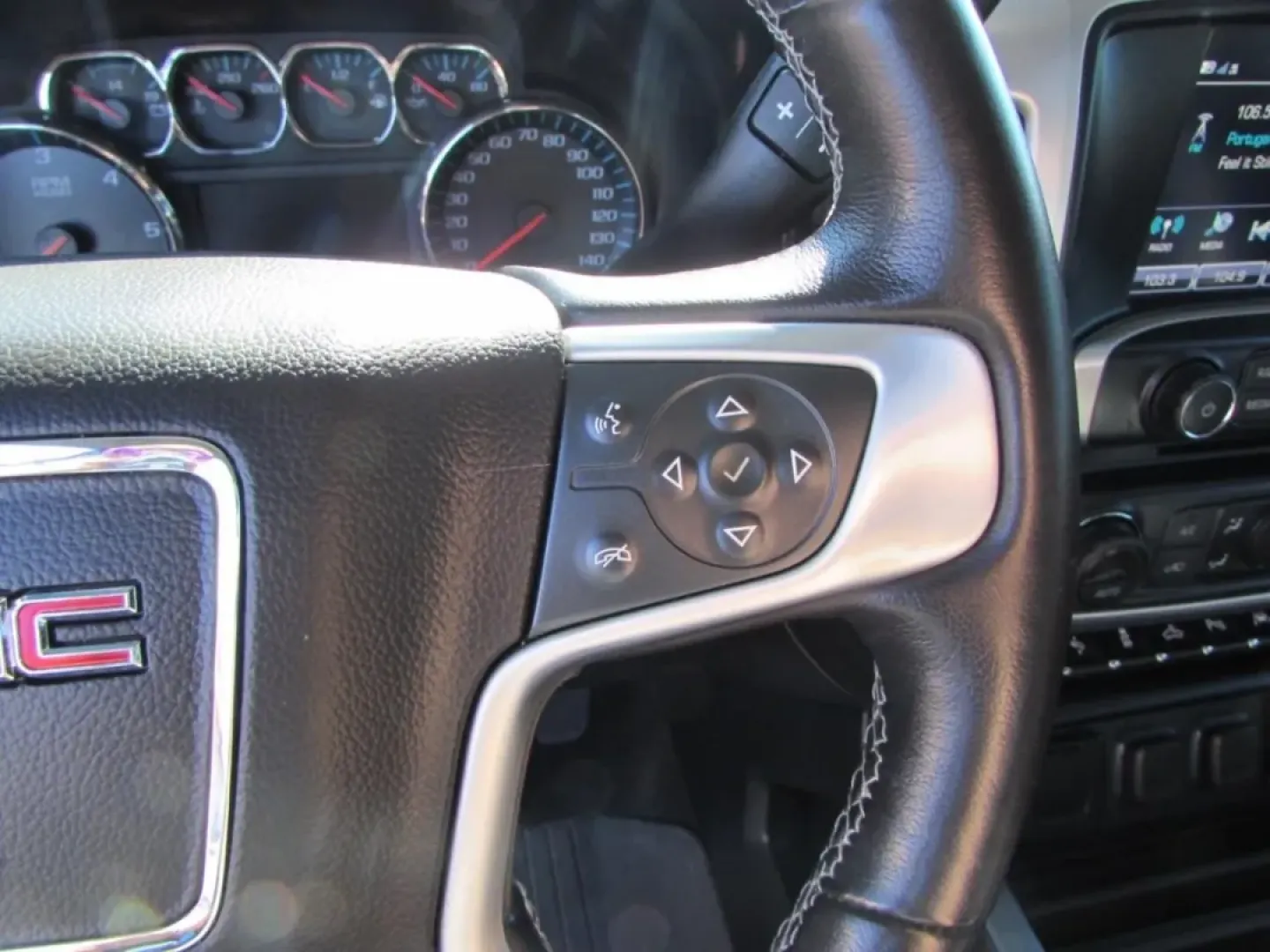 2018 /Jet Black GMC Sierra 1500 SLT (3GTU2NEC9JG) with an Other engine, located at 12830 Highway 21, De Soto, MO, 63020, (636) 337-7777, 38.153099, -90.573624 - **Drive Your Adventures with the 2018 GMC Sierra 1500 SLT Crew Cab Perfect for Every Journey!**<br /> <br /> Are you ready to elevate your driving experience? Whether you're navigating the daily grind, tackling weekend adventures, or seeking a reliable truck for your growing family, the 2018 GMC Si - Photo#9