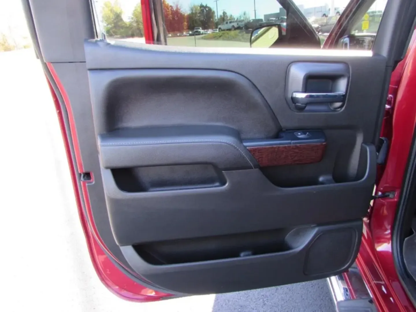 2018 /Jet Black GMC Sierra 1500 SLT (3GTU2NEC9JG) with an Other engine, located at 12830 Highway 21, De Soto, MO, 63020, (636) 337-7777, 38.153099, -90.573624 - **Drive Your Adventures with the 2018 GMC Sierra 1500 SLT Crew Cab Perfect for Every Journey!**<br /> <br /> Are you ready to elevate your driving experience? Whether you're navigating the daily grind, tackling weekend adventures, or seeking a reliable truck for your growing family, the 2018 GMC Si - Photo#17