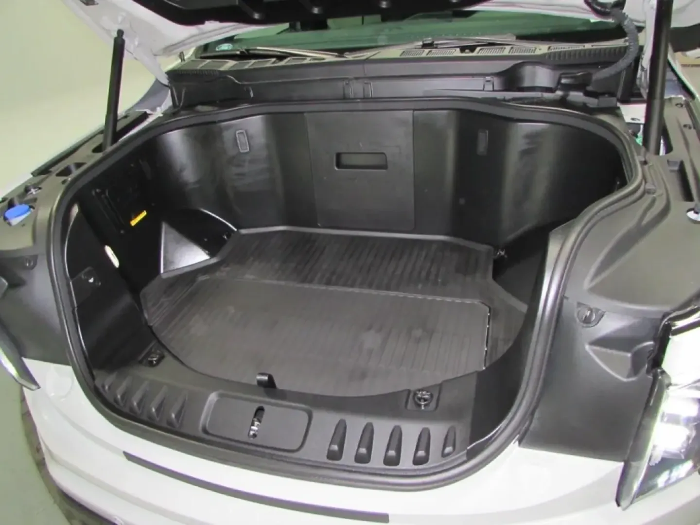 2023 /Black Ford F-150 Lightning Platinum (1FT6W1EVXPW) with an Other engine, located at 12836 Highway 21, De Soto, MO, 63020, (636) 337-7777, 38.151867, -90.575615 - **Unleash the Future of Driving with the 2023 Ford F-150 Lightning at Pettus Ford De Soto!**<br /> <br /> Are you ready to redefine your daily commute or elevate your weekend adventures? Look no further than the groundbreaking **2023 Ford F-150 Lightning**, an electric truck that perfectly marries c - Photo#8