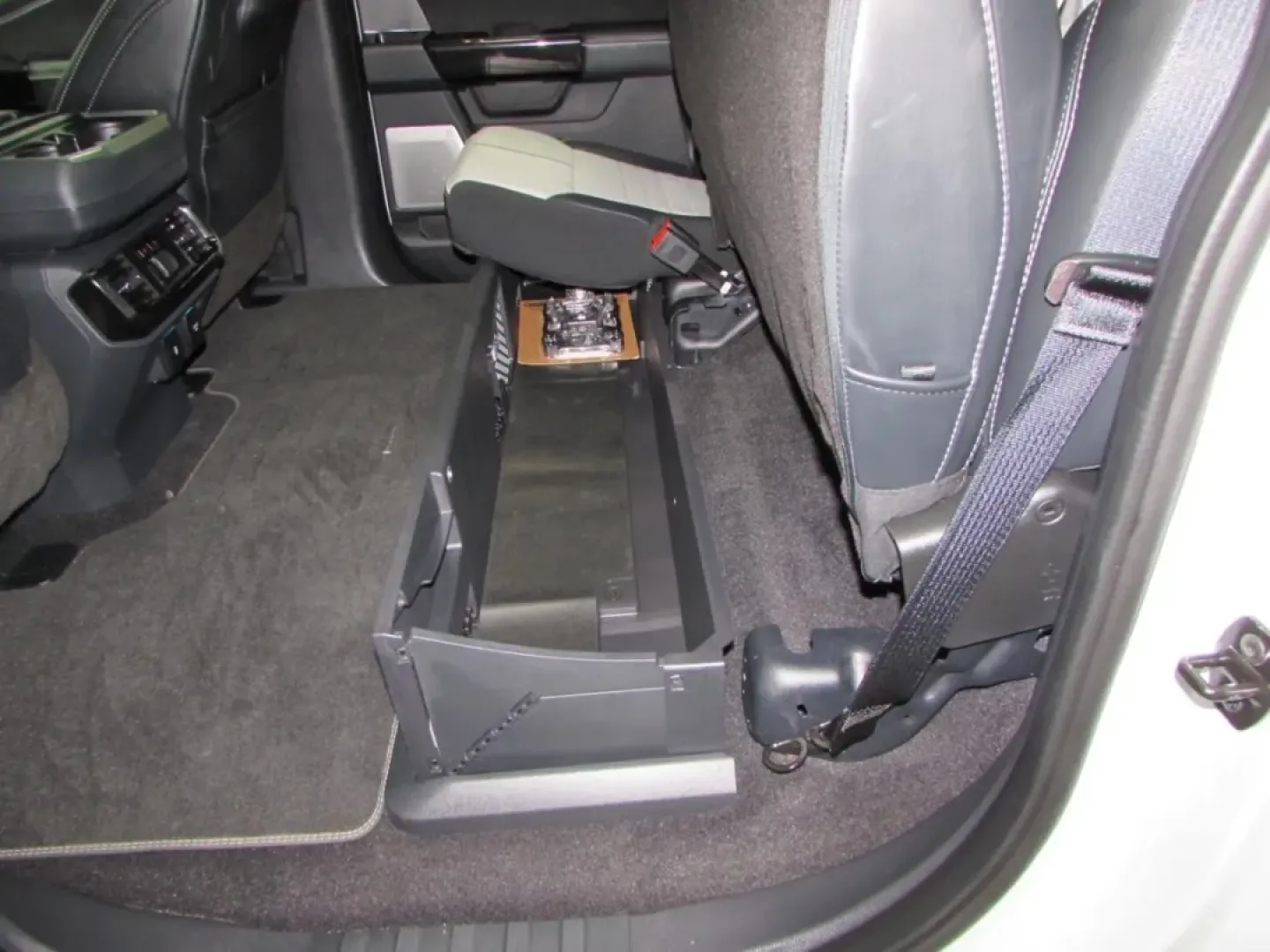 2023 /Black Ford F-150 Lightning Platinum (1FT6W1EVXPW) with an Other engine, located at 12836 Highway 21, De Soto, MO, 63020, (636) 337-7777, 38.151867, -90.575615 - **Unleash the Future of Driving with the 2023 Ford F-150 Lightning at Pettus Ford De Soto!**<br /> <br /> Are you ready to redefine your daily commute or elevate your weekend adventures? Look no further than the groundbreaking **2023 Ford F-150 Lightning**, an electric truck that perfectly marries c - Photo#40