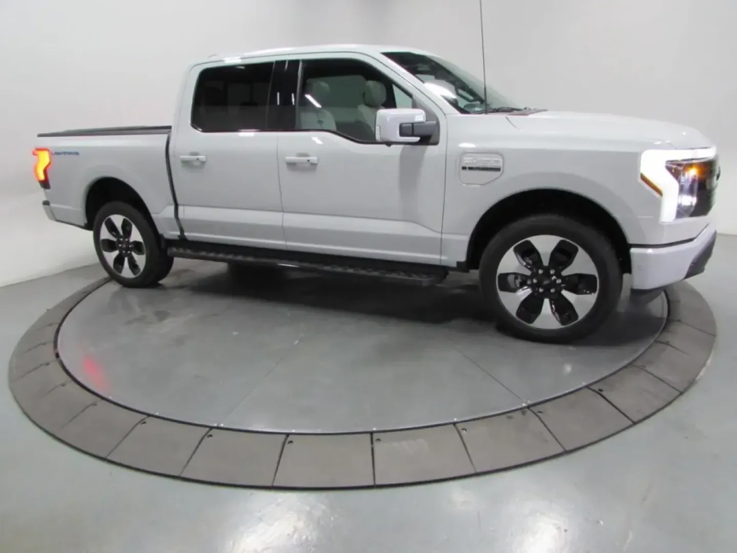 2023 /Black Ford F-150 Lightning Platinum (1FT6W1EVXPW) with an Other engine, located at 12836 Highway 21, De Soto, MO, 63020, (636) 337-7777, 38.151867, -90.575615 - **Unleash the Future of Driving with the 2023 Ford F-150 Lightning at Pettus Ford De Soto!**<br /> <br /> Are you ready to redefine your daily commute or elevate your weekend adventures? Look no further than the groundbreaking **2023 Ford F-150 Lightning**, an electric truck that perfectly marries c - Photo#3