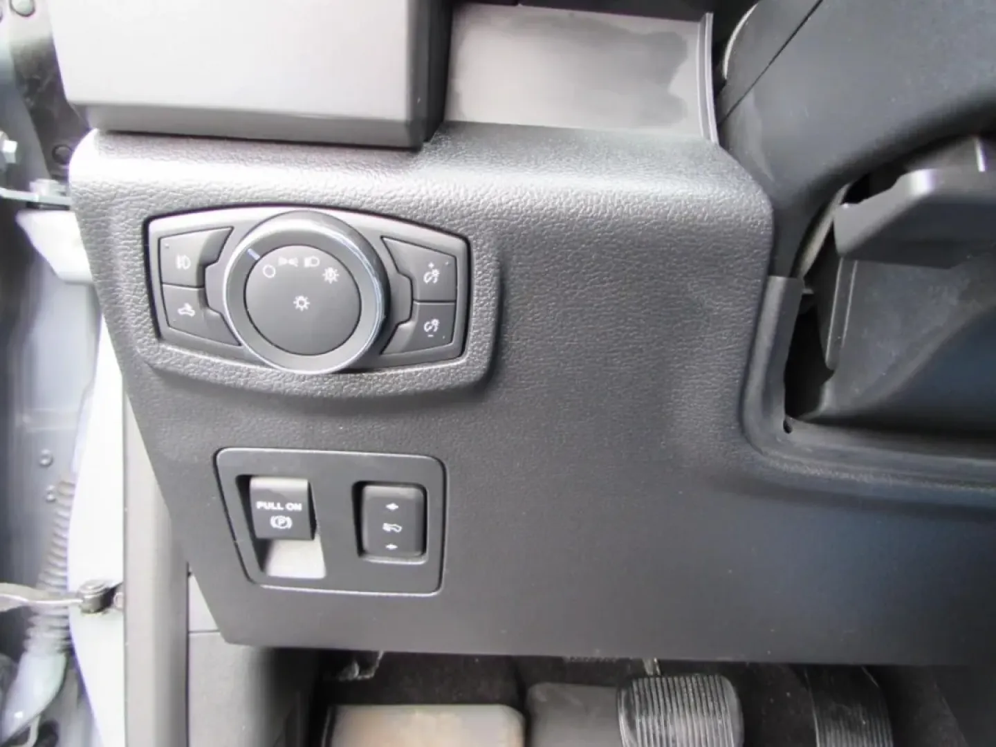 2019 /Black Ford F-150 XLT (1FTEW1E44KK) with an Other engine, located at 12836 Highway 21, De Soto, MO, 63020, (636) 337-7777, 38.151867, -90.575615 - **Discover the Ultimate Truck for Your Next Adventure: 2019 Ford F-150 at Pettus Ford De Soto**<br /> <br /> Are you ready to elevate your lifestyle with a reliable and powerful truck that can handle everything from weekend adventures to daily commutes? Look no further than this stunning 2019 Ford F - Photo#18