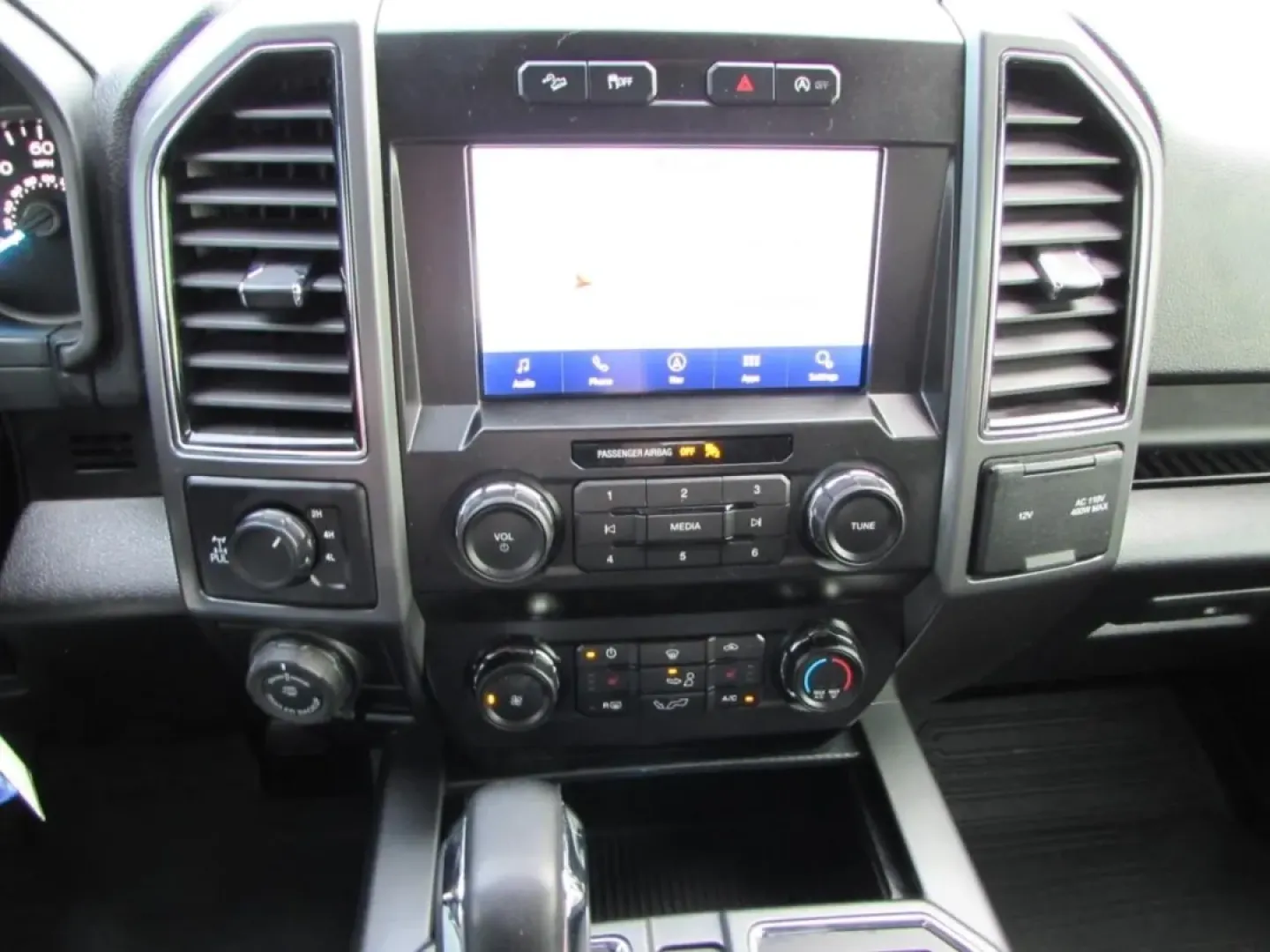 2019 /Black Ford F-150 XLT (1FTEW1E44KK) with an Other engine, located at 12836 Highway 21, De Soto, MO, 63020, (636) 337-7777, 38.151867, -90.575615 - **Discover the Ultimate Truck for Your Next Adventure: 2019 Ford F-150 at Pettus Ford De Soto**<br /> <br /> Are you ready to elevate your lifestyle with a reliable and powerful truck that can handle everything from weekend adventures to daily commutes? Look no further than this stunning 2019 Ford F - Photo#25