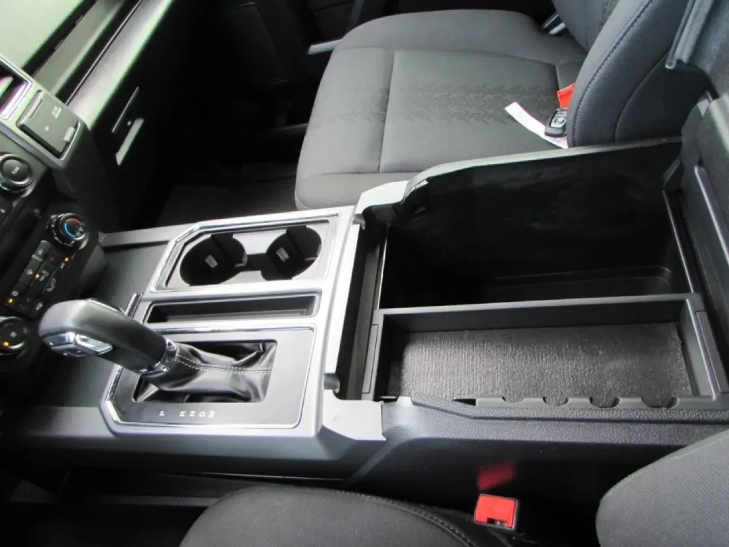 2019 /Black Ford F-150 XLT (1FTEW1E44KK) with an Other engine, located at 12836 Highway 21, De Soto, MO, 63020, (636) 337-7777, 38.151867, -90.575615 - **Discover the Ultimate Truck for Your Next Adventure: 2019 Ford F-150 at Pettus Ford De Soto**<br /> <br /> Are you ready to elevate your lifestyle with a reliable and powerful truck that can handle everything from weekend adventures to daily commutes? Look no further than this stunning 2019 Ford F - Photo#28