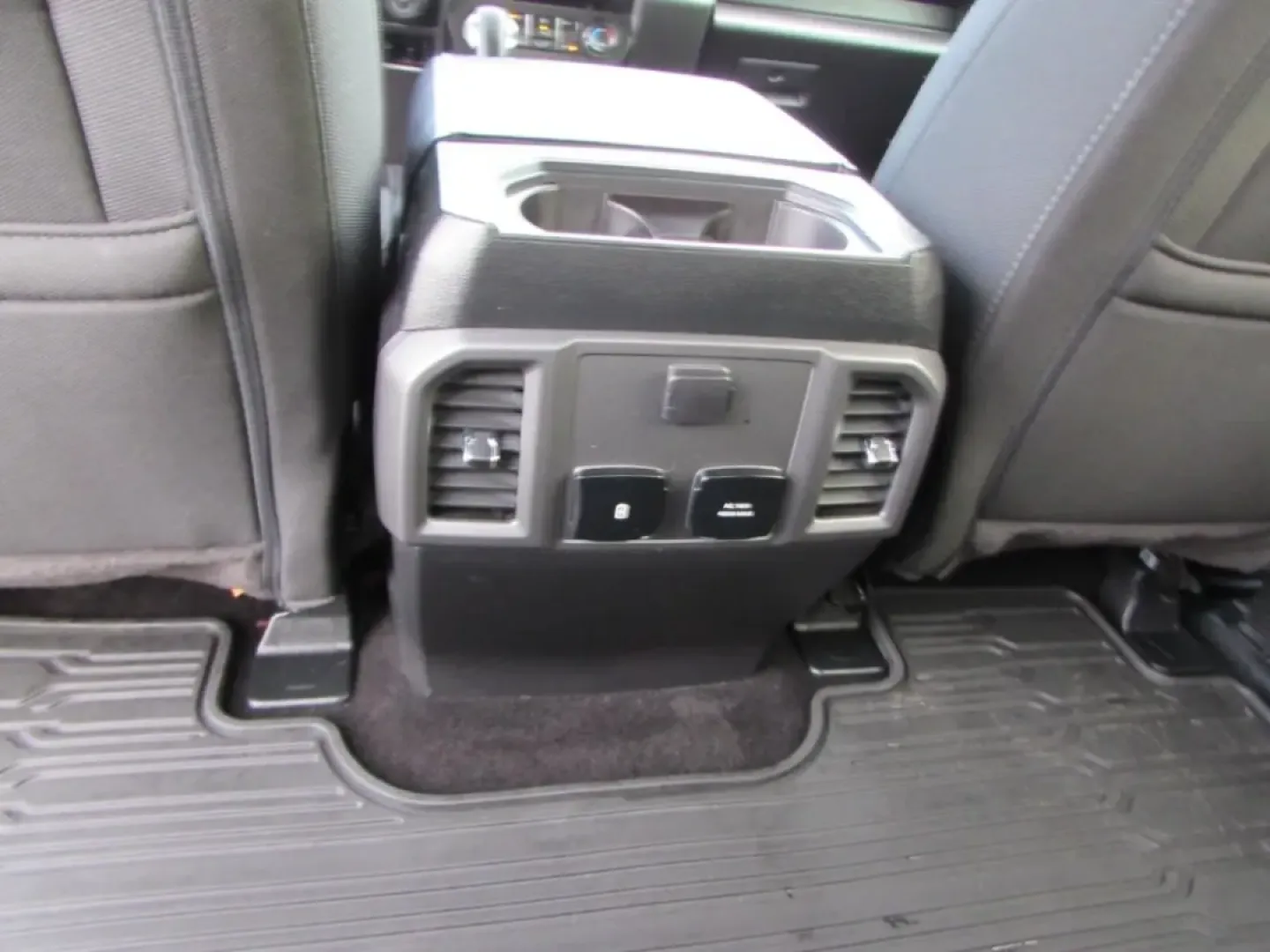 2019 /Black Ford F-150 XLT (1FTEW1E44KK) with an Other engine, located at 12836 Highway 21, De Soto, MO, 63020, (636) 337-7777, 38.151867, -90.575615 - **Discover the Ultimate Truck for Your Next Adventure: 2019 Ford F-150 at Pettus Ford De Soto**<br /> <br /> Are you ready to elevate your lifestyle with a reliable and powerful truck that can handle everything from weekend adventures to daily commutes? Look no further than this stunning 2019 Ford F - Photo#32