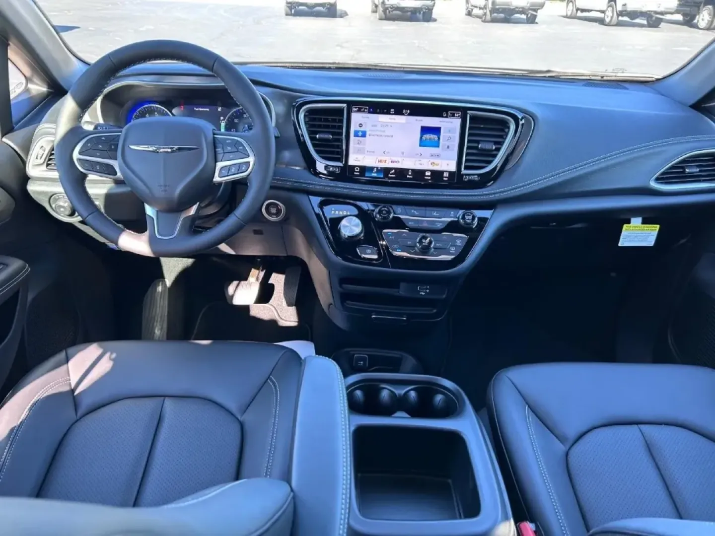 2026 /Black Leather Chrysler Pacifica Select (2C4RC1BG2TR) with an 3.6L V6 24V VVT UPG I engine, Automatic transmission, located at 970 Woodlawn Dr., Farmington, MO, 63640, (573) 431-7800, 37.825642, -90.468674 - Discover the perfect family vehicle with the 2026 Chrysler Pacifica Select, available now at Pettus CDJR Farmington! Imagine embarking on weekend adventures or school runs in a spacious, reliable minivan designed for comfort and convenience. The Pacifica is not just any vehicle; it's a lifestyle upg - Photo#12