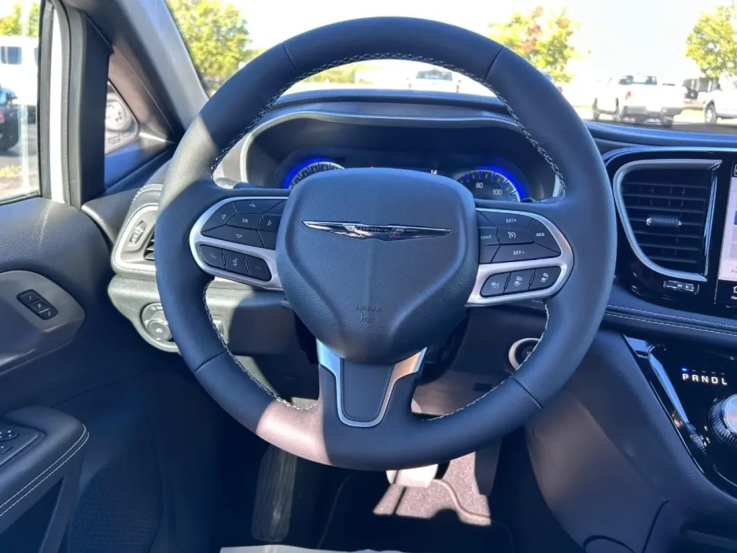 2026 /Black Leather Chrysler Pacifica Select (2C4RC1BG2TR) with an 3.6L V6 24V VVT UPG I engine, Automatic transmission, located at 970 Woodlawn Dr., Farmington, MO, 63640, (573) 431-7800, 37.825642, -90.468674 - Discover the perfect family vehicle with the 2026 Chrysler Pacifica Select, available now at Pettus CDJR Farmington! Imagine embarking on weekend adventures or school runs in a spacious, reliable minivan designed for comfort and convenience. The Pacifica is not just any vehicle; it's a lifestyle upg - Photo#13