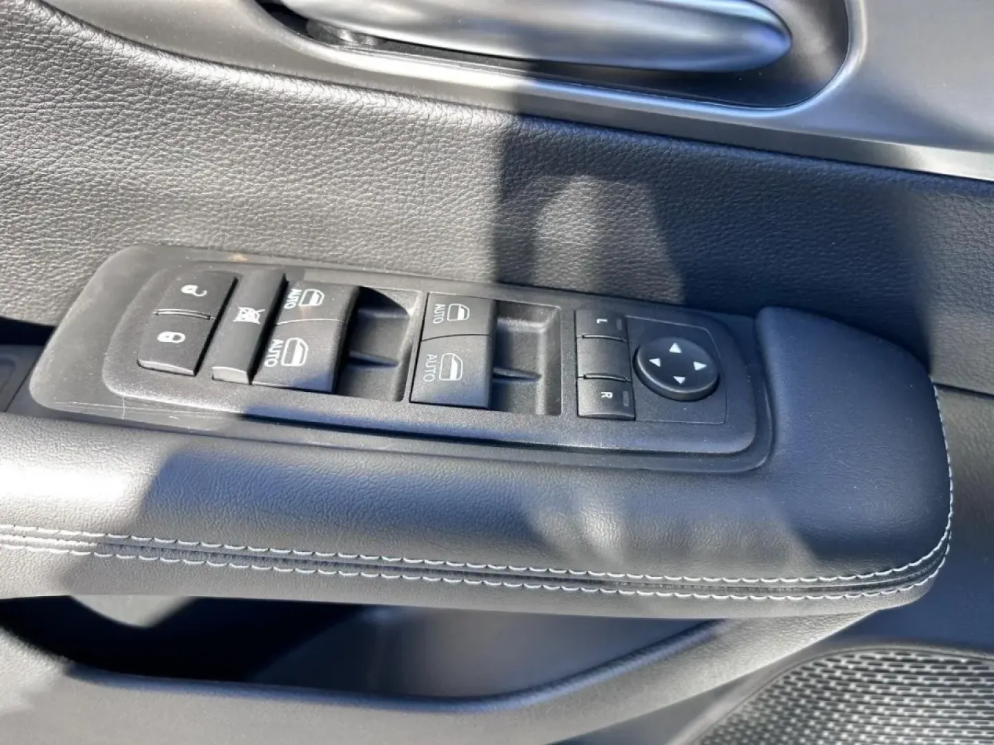 2026 /Black Leather Chrysler Pacifica Select (2C4RC1BG2TR) with an 3.6L V6 24V VVT UPG I engine, Automatic transmission, located at 970 Woodlawn Dr., Farmington, MO, 63640, (573) 431-7800, 37.825642, -90.468674 - Discover the perfect family vehicle with the 2026 Chrysler Pacifica Select, available now at Pettus CDJR Farmington! Imagine embarking on weekend adventures or school runs in a spacious, reliable minivan designed for comfort and convenience. The Pacifica is not just any vehicle; it's a lifestyle upg - Photo#20