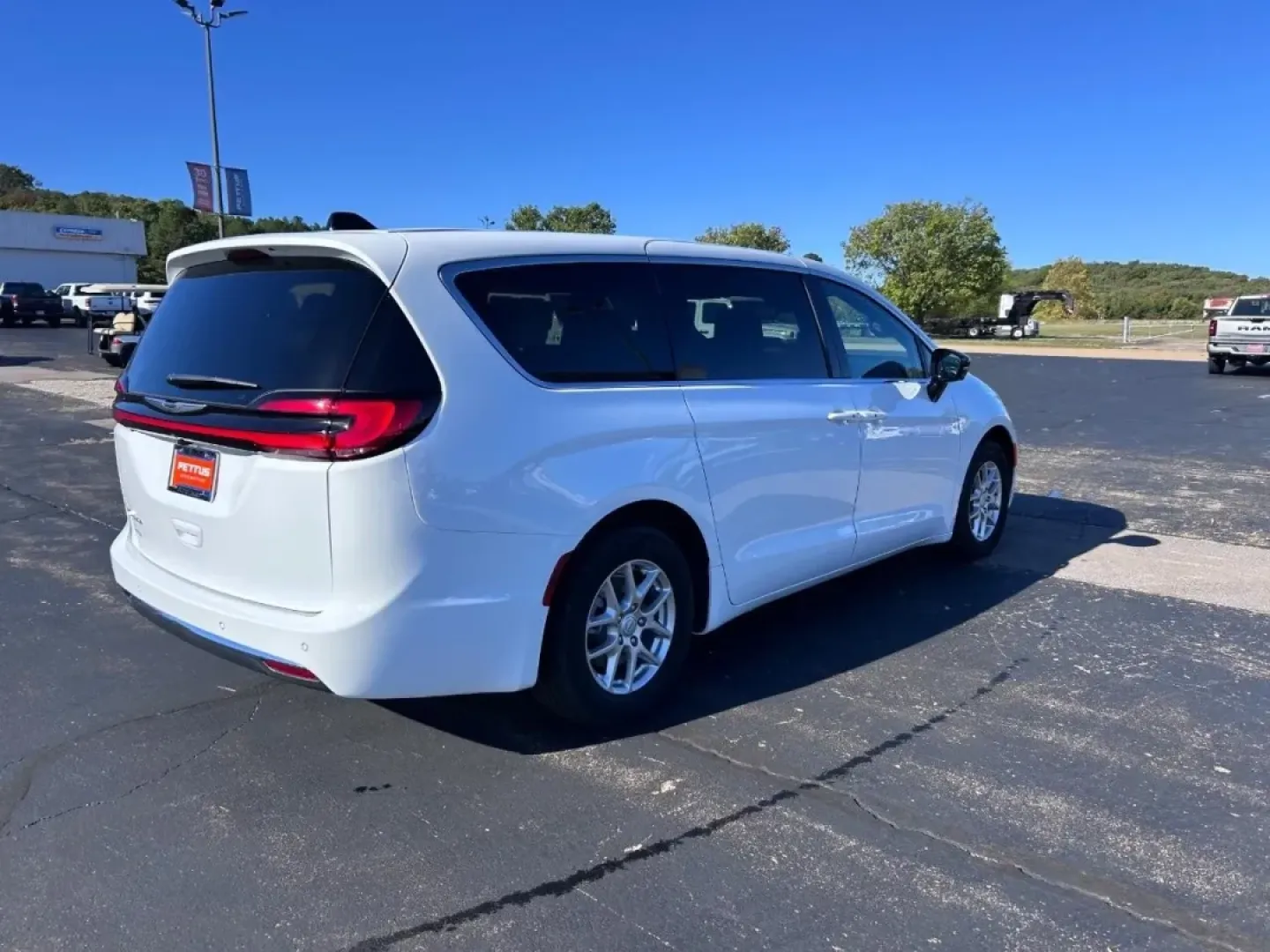 2026 /Black Leather Chrysler Pacifica Select (2C4RC1BG2TR) with an 3.6L V6 24V VVT UPG I engine, Automatic transmission, located at 970 Woodlawn Dr., Farmington, MO, 63640, (573) 431-7800, 37.825642, -90.468674 - Discover the perfect family vehicle with the 2026 Chrysler Pacifica Select, available now at Pettus CDJR Farmington! Imagine embarking on weekend adventures or school runs in a spacious, reliable minivan designed for comfort and convenience. The Pacifica is not just any vehicle; it's a lifestyle upg - Photo#2