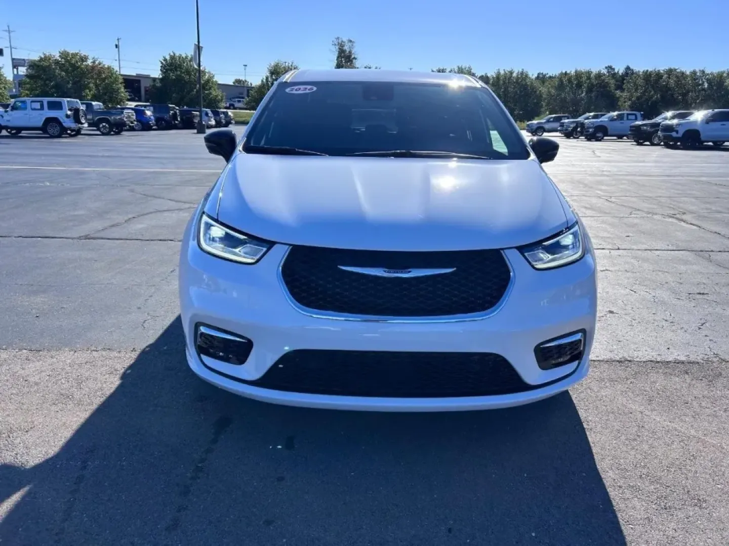 2026 /Black Leather Chrysler Pacifica Select (2C4RC1BG2TR) with an 3.6L V6 24V VVT UPG I engine, Automatic transmission, located at 970 Woodlawn Dr., Farmington, MO, 63640, (573) 431-7800, 37.825642, -90.468674 - Discover the perfect family vehicle with the 2026 Chrysler Pacifica Select, available now at Pettus CDJR Farmington! Imagine embarking on weekend adventures or school runs in a spacious, reliable minivan designed for comfort and convenience. The Pacifica is not just any vehicle; it's a lifestyle upg - Photo#8