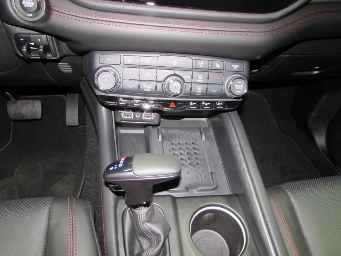 2026 /Black Dodge Durango GT Plus (1C4RDJDG1TC) with an Other engine, Automatic transmission, located at 12830 Highway 21, De Soto, MO, 63020, (636) 337-7777, 38.153099, -90.573624 - **Unleash Adventure with the 2026 Dodge Durango at Pettus CDJR DeSoto!**<br /> <br /> Are you ready to elevate your family outings or weekend adventures? The 2026 Dodge Durango is here to redefine your driving experience, whether you're navigating city streets or exploring off-the-beaten-path destin - Photo#20