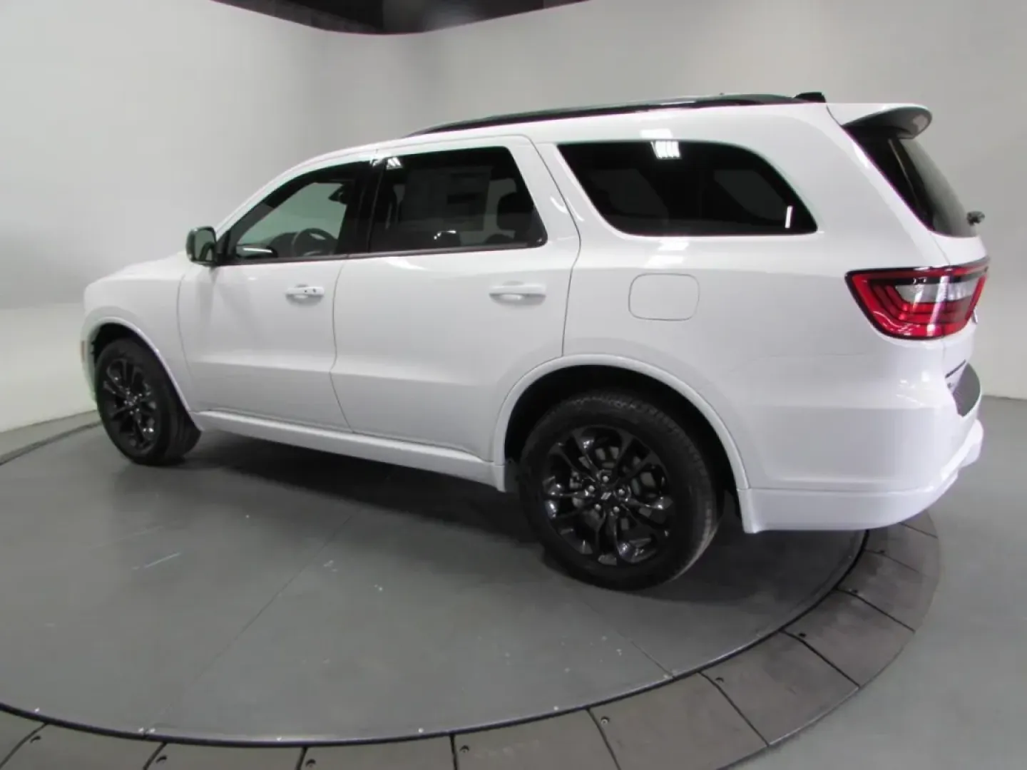 2026 /Black Dodge Durango GT Plus (1C4RDJDG1TC) with an Other engine, Automatic transmission, located at 12830 Highway 21, De Soto, MO, 63020, (636) 337-7777, 38.153099, -90.573624 - **Unleash Adventure with the 2026 Dodge Durango at Pettus CDJR DeSoto!**<br /> <br /> Are you ready to elevate your family outings or weekend adventures? The 2026 Dodge Durango is here to redefine your driving experience, whether you're navigating city streets or exploring off-the-beaten-path destin - Photo#4