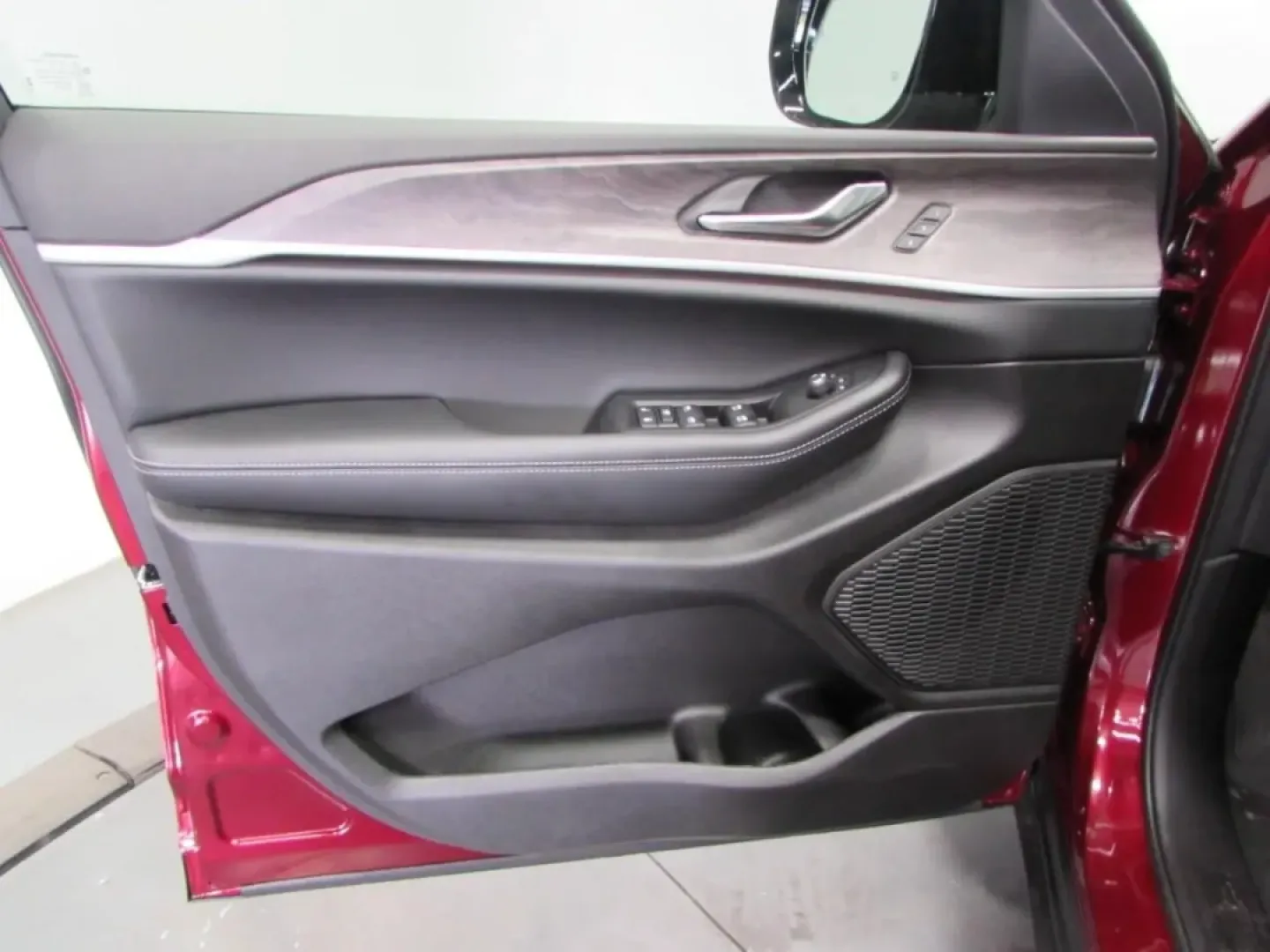 2025 /Global Black Jeep Grand Cherokee Limited (1C4RJKBG5S8) with an Other engine, located at 12830 Highway 21, De Soto, MO, 63020, (636) 337-7777, 38.153099, -90.573624 - **Discover Adventure and Luxury with the 2025 Jeep Grand Cherokee Limited** <br /> <br /> Are you ready to elevate your lifestyle and embark on unforgettable journeys? If you're seeking a vehicle that balances rugged off-road capability with refined comfort for everyday driving, look no further than - Photo#10