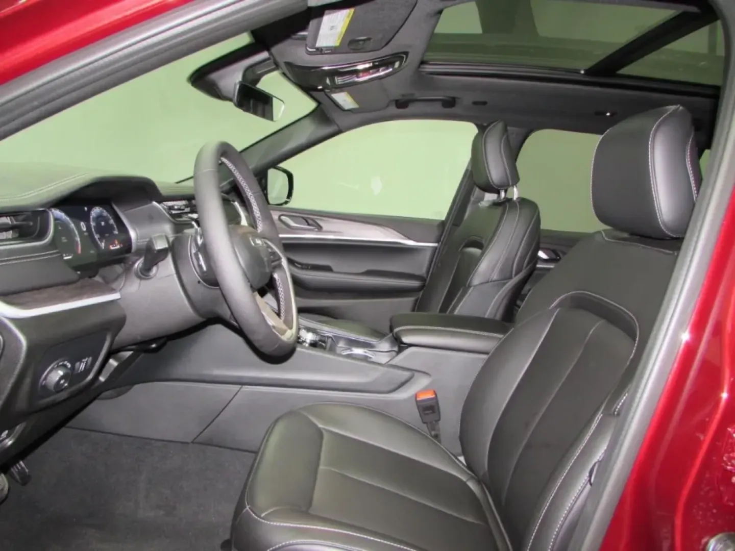 2025 /Global Black Jeep Grand Cherokee Limited (1C4RJKBG5S8) with an Other engine, located at 12830 Highway 21, De Soto, MO, 63020, (636) 337-7777, 38.153099, -90.573624 - **Discover Adventure and Luxury with the 2025 Jeep Grand Cherokee Limited** <br /> <br /> Are you ready to elevate your lifestyle and embark on unforgettable journeys? If you're seeking a vehicle that balances rugged off-road capability with refined comfort for everyday driving, look no further than - Photo#11