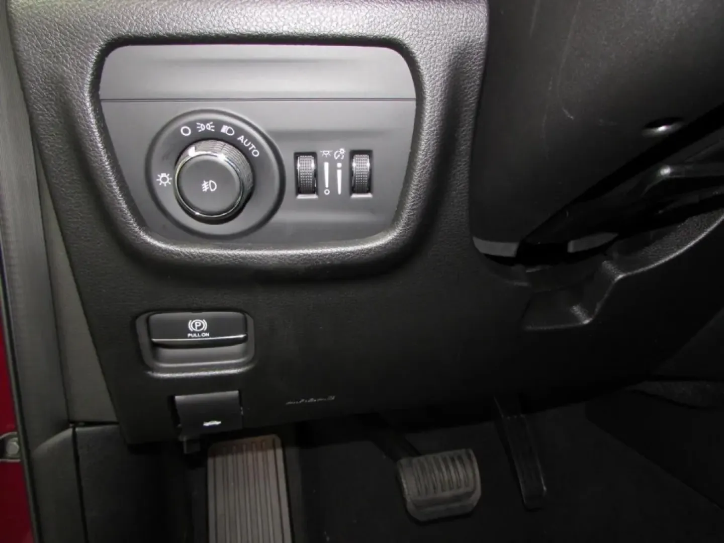 2025 /Global Black Jeep Grand Cherokee Limited (1C4RJKBG5S8) with an Other engine, located at 12830 Highway 21, De Soto, MO, 63020, (636) 337-7777, 38.153099, -90.573624 - **Discover Adventure and Luxury with the 2025 Jeep Grand Cherokee Limited** <br /> <br /> Are you ready to elevate your lifestyle and embark on unforgettable journeys? If you're seeking a vehicle that balances rugged off-road capability with refined comfort for everyday driving, look no further than - Photo#12