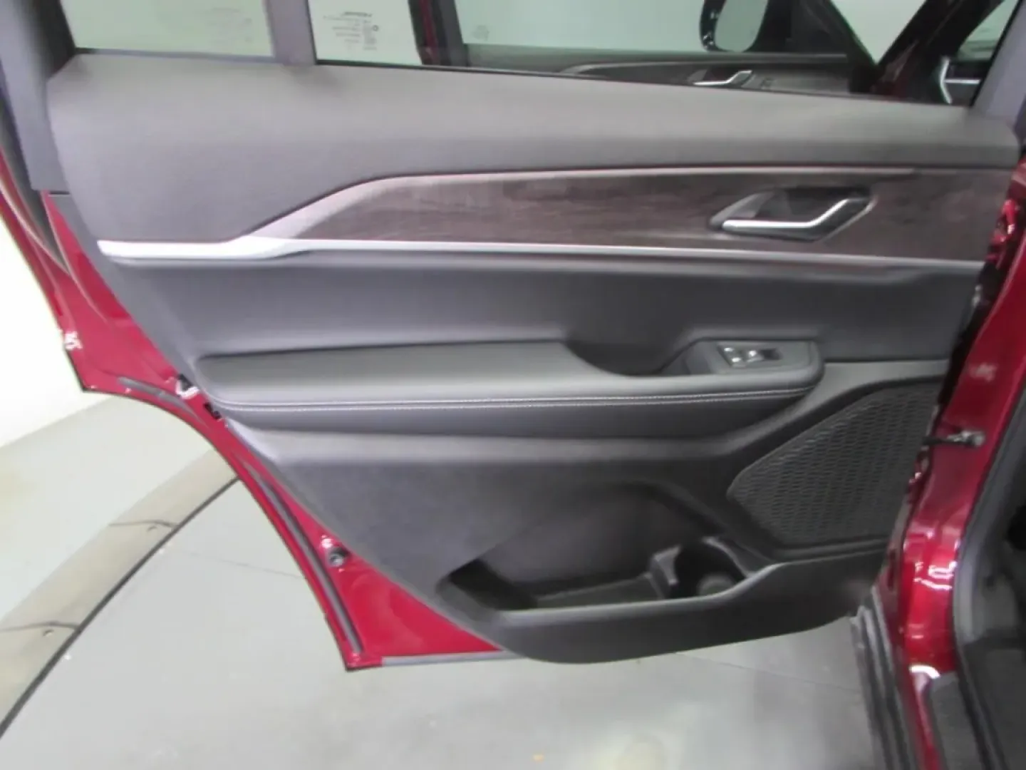 2025 /Global Black Jeep Grand Cherokee Limited (1C4RJKBG5S8) with an Other engine, located at 12830 Highway 21, De Soto, MO, 63020, (636) 337-7777, 38.153099, -90.573624 - **Discover Adventure and Luxury with the 2025 Jeep Grand Cherokee Limited** <br /> <br /> Are you ready to elevate your lifestyle and embark on unforgettable journeys? If you're seeking a vehicle that balances rugged off-road capability with refined comfort for everyday driving, look no further than - Photo#22