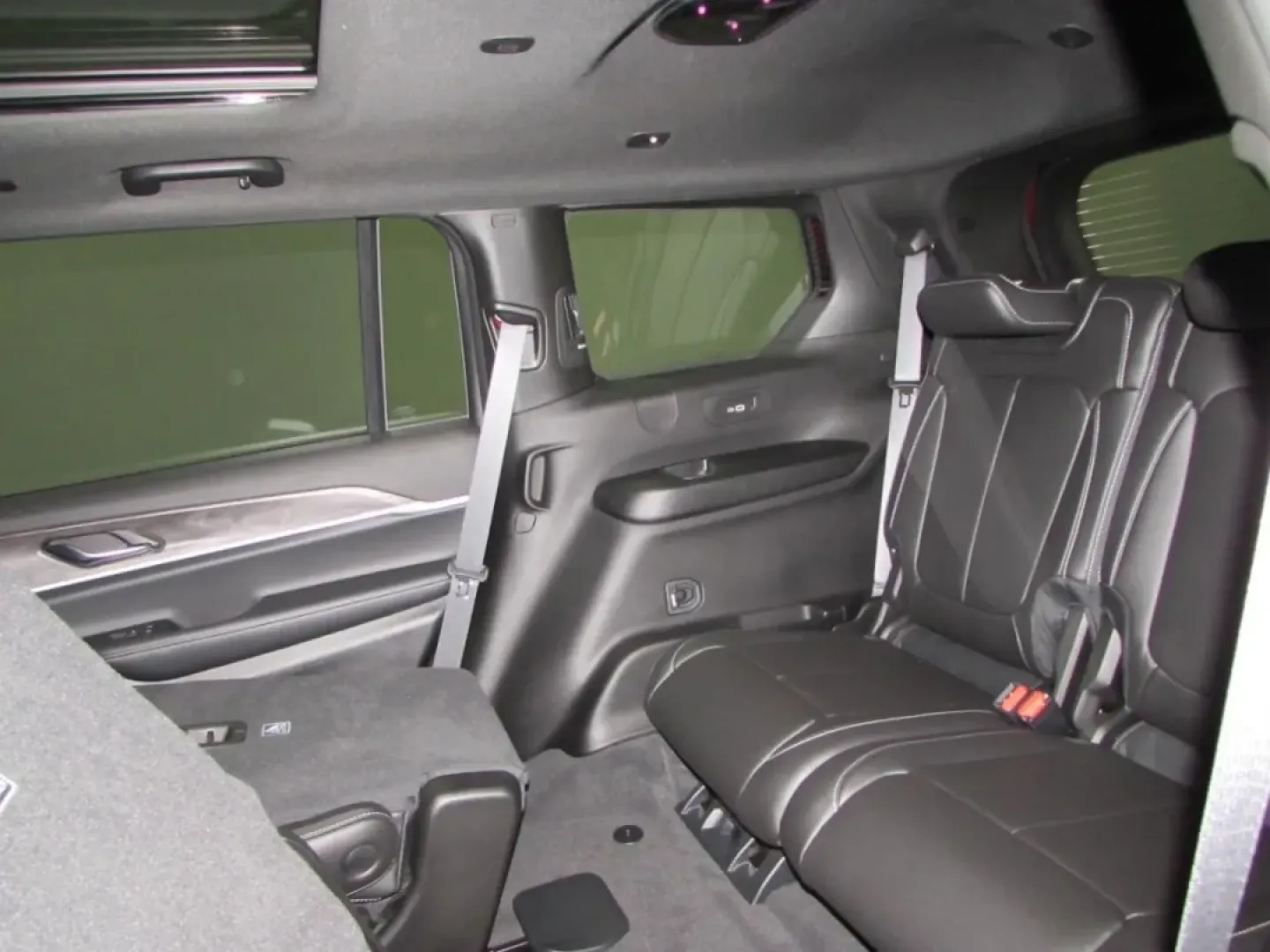 2025 /Global Black Jeep Grand Cherokee Limited (1C4RJKBG5S8) with an Other engine, located at 12830 Highway 21, De Soto, MO, 63020, (636) 337-7777, 38.153099, -90.573624 - **Discover Adventure and Luxury with the 2025 Jeep Grand Cherokee Limited** <br /> <br /> Are you ready to elevate your lifestyle and embark on unforgettable journeys? If you're seeking a vehicle that balances rugged off-road capability with refined comfort for everyday driving, look no further than - Photo#25