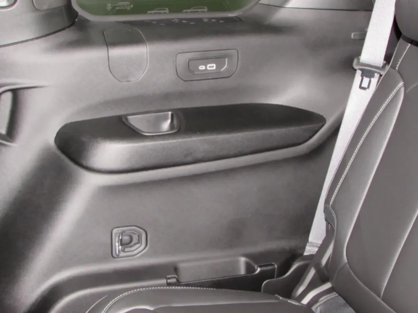 2025 /Global Black Jeep Grand Cherokee Limited (1C4RJKBG5S8) with an Other engine, located at 12830 Highway 21, De Soto, MO, 63020, (636) 337-7777, 38.153099, -90.573624 - **Discover Adventure and Luxury with the 2025 Jeep Grand Cherokee Limited** <br /> <br /> Are you ready to elevate your lifestyle and embark on unforgettable journeys? If you're seeking a vehicle that balances rugged off-road capability with refined comfort for everyday driving, look no further than - Photo#26