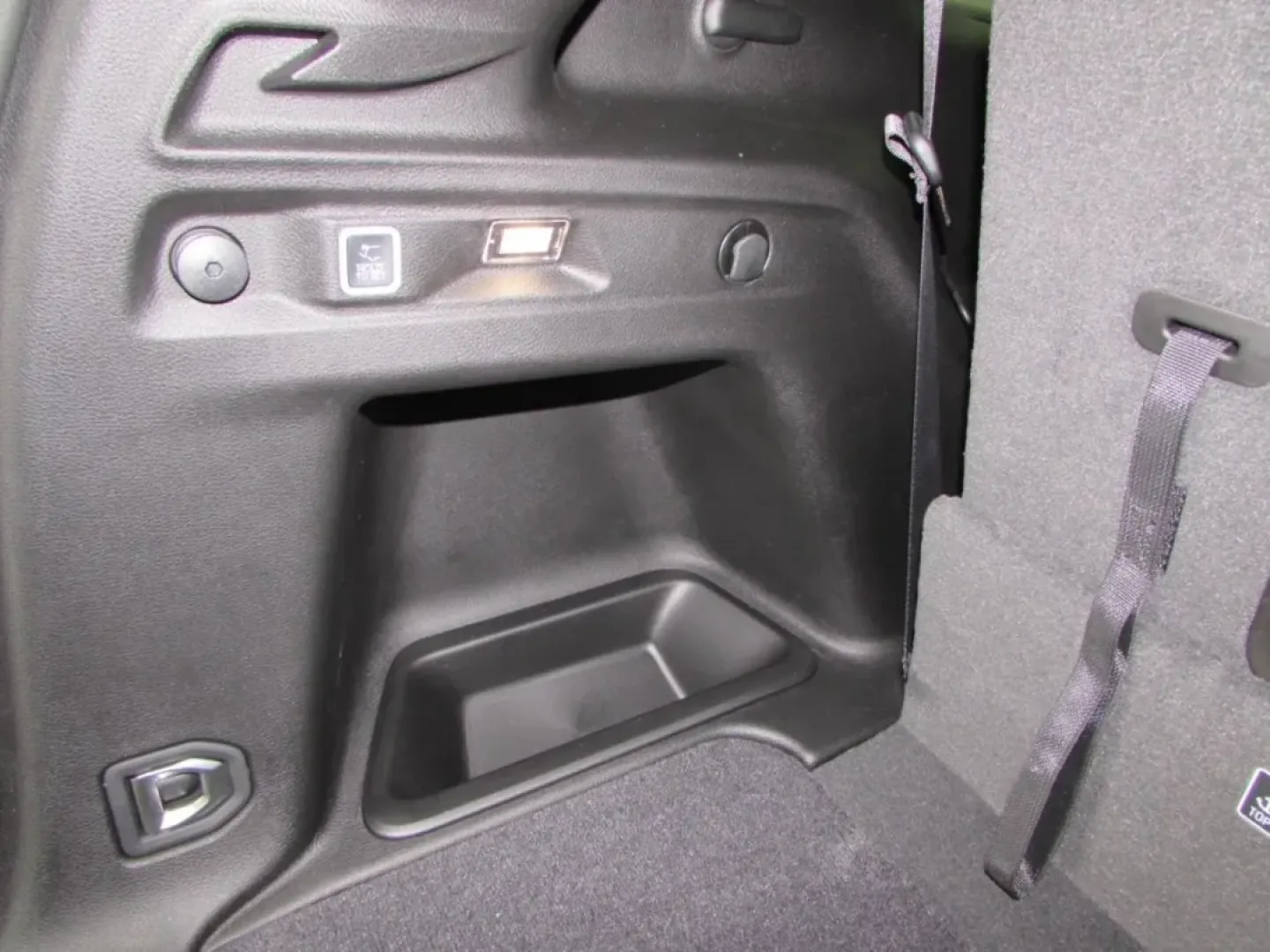 2025 /Global Black Jeep Grand Cherokee Limited (1C4RJKBG5S8) with an Other engine, located at 12830 Highway 21, De Soto, MO, 63020, (636) 337-7777, 38.153099, -90.573624 - **Discover Adventure and Luxury with the 2025 Jeep Grand Cherokee Limited** <br /> <br /> Are you ready to elevate your lifestyle and embark on unforgettable journeys? If you're seeking a vehicle that balances rugged off-road capability with refined comfort for everyday driving, look no further than - Photo#28