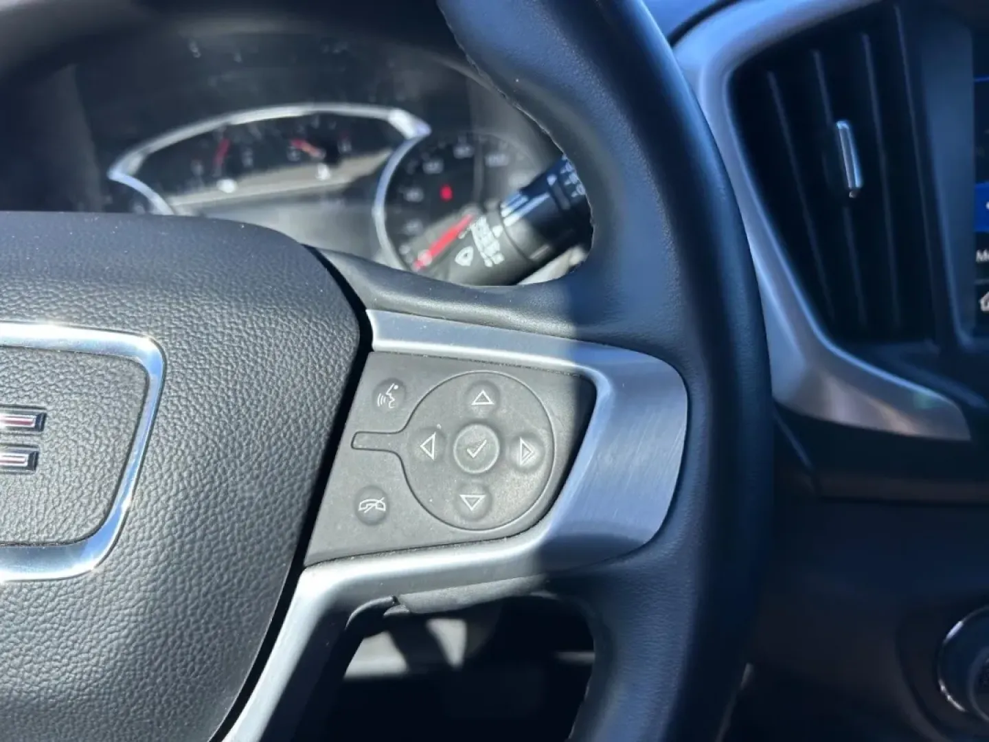 2024 /Jet Black Leather GMC Terrain SLT (3GKALPEG8RL) with an 1.5L Turbo DOHC 4-cylinder / SIDI / VVT engine, Automatic transmission, located at 970 Woodlawn Dr., Farmington, MO, 63640, (573) 431-7800, 37.825642, -90.468674 - **Experience Life's Adventures with the 2024 GMC Terrain SLT at Pettus CDJR Farmington!**<br /> <br /> Are you ready to elevate your daily drive or embark on thrilling weekend getaways? The 2024 GMC Terrain SLT is the perfect SUV for those who crave versatility and comfort in their journeys. This ve - Photo#11