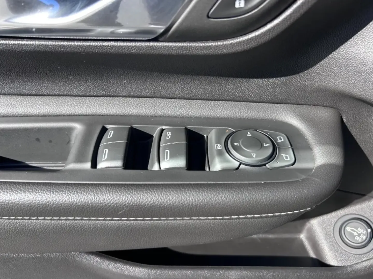 2024 /Jet Black Leather GMC Terrain SLT (3GKALPEG8RL) with an 1.5L Turbo DOHC 4-cylinder / SIDI / VVT engine, Automatic transmission, located at 970 Woodlawn Dr., Farmington, MO, 63640, (573) 431-7800, 37.825642, -90.468674 - **Experience Life's Adventures with the 2024 GMC Terrain SLT at Pettus CDJR Farmington!**<br /> <br /> Are you ready to elevate your daily drive or embark on thrilling weekend getaways? The 2024 GMC Terrain SLT is the perfect SUV for those who crave versatility and comfort in their journeys. This ve - Photo#16