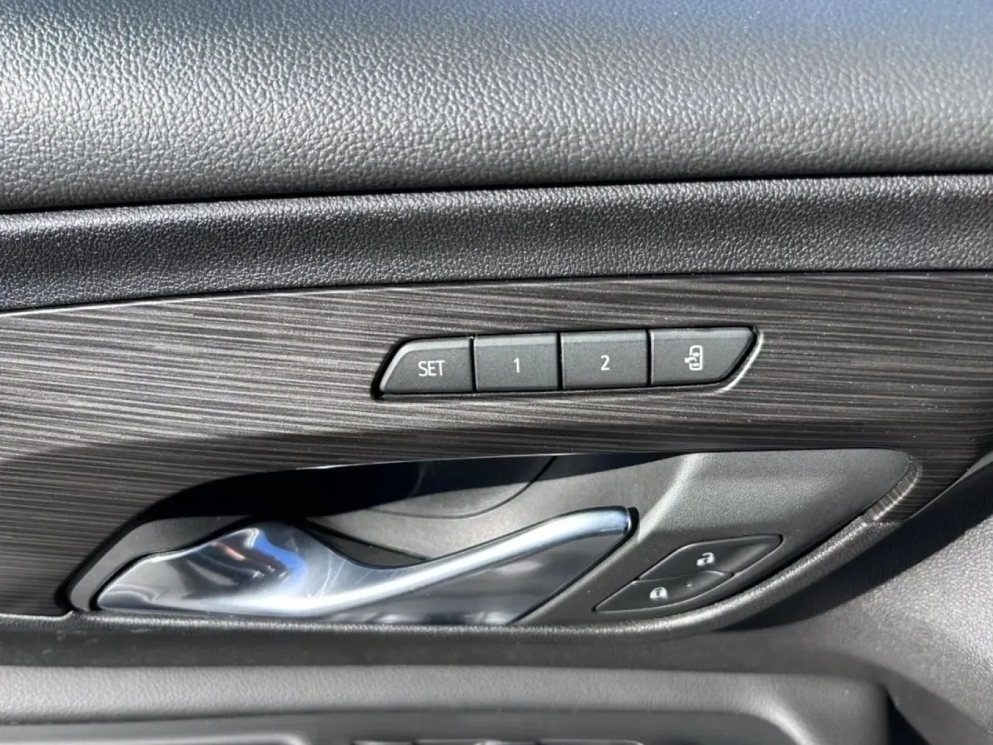 2024 /Jet Black Leather GMC Terrain SLT (3GKALPEG8RL) with an 1.5L Turbo DOHC 4-cylinder / SIDI / VVT engine, Automatic transmission, located at 970 Woodlawn Dr., Farmington, MO, 63640, (573) 431-7800, 37.825642, -90.468674 - **Experience Life's Adventures with the 2024 GMC Terrain SLT at Pettus CDJR Farmington!**<br /> <br /> Are you ready to elevate your daily drive or embark on thrilling weekend getaways? The 2024 GMC Terrain SLT is the perfect SUV for those who crave versatility and comfort in their journeys. This ve - Photo#17