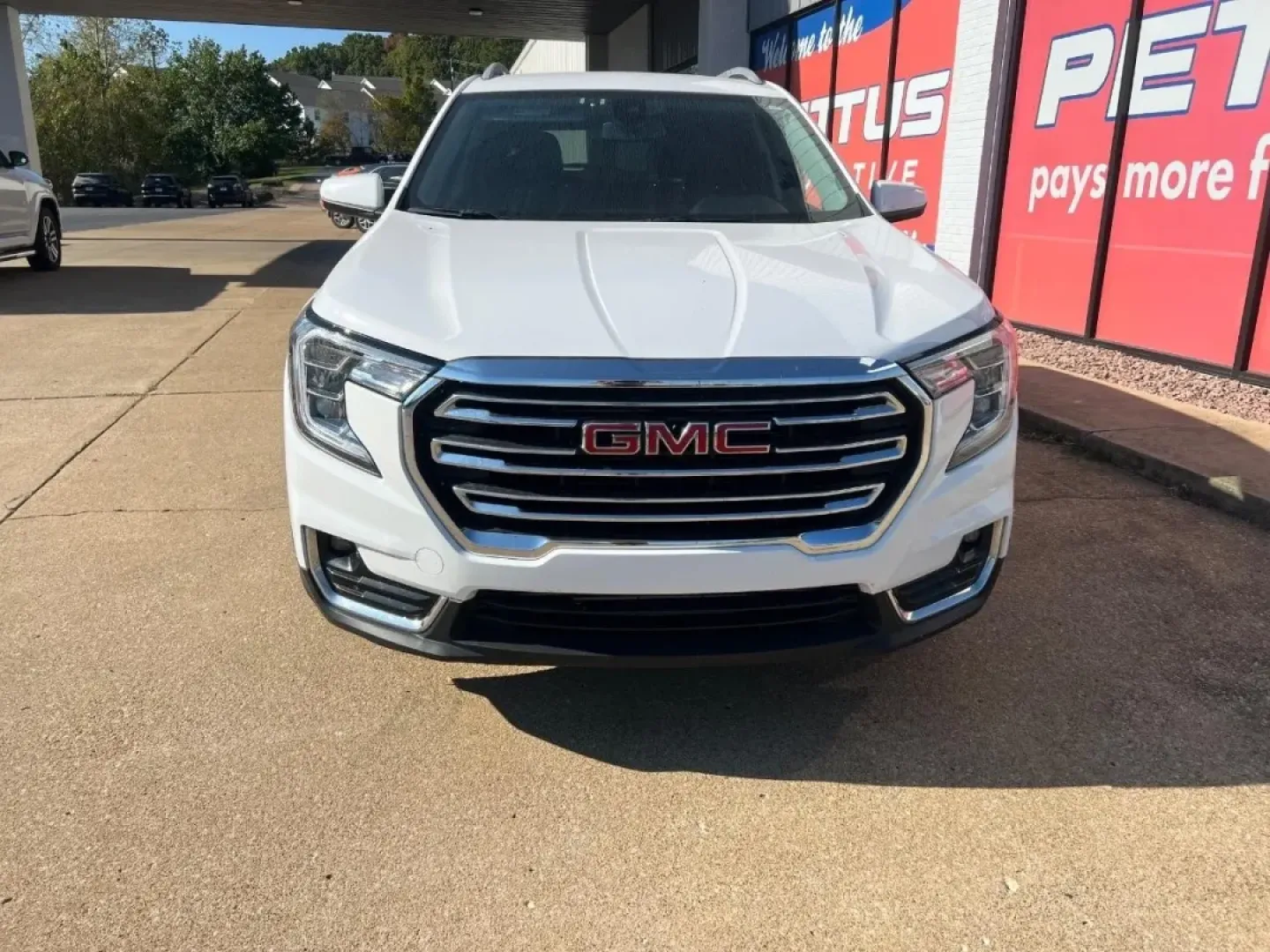 2024 /Jet Black Leather GMC Terrain SLT (3GKALPEG8RL) with an 1.5L Turbo DOHC 4-cylinder / SIDI / VVT engine, Automatic transmission, located at 970 Woodlawn Dr., Farmington, MO, 63640, (573) 431-7800, 37.825642, -90.468674 - **Experience Life's Adventures with the 2024 GMC Terrain SLT at Pettus CDJR Farmington!**<br /> <br /> Are you ready to elevate your daily drive or embark on thrilling weekend getaways? The 2024 GMC Terrain SLT is the perfect SUV for those who crave versatility and comfort in their journeys. This ve - Photo#2