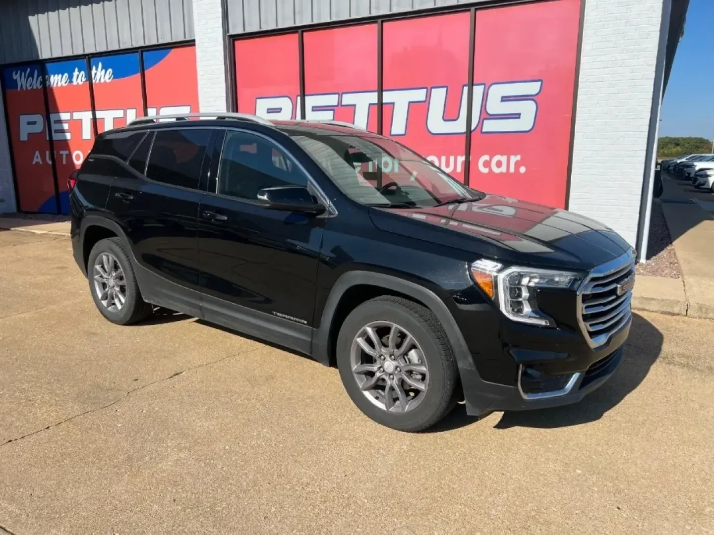 2024 /Jet Black Leather GMC Terrain SLT (3GKALPEG9RL) with an 1.5L Turbo DOHC 4-cylinder / SIDI / VVT engine, Automatic transmission, located at 970 Woodlawn Dr., Farmington, MO, 63640, (573) 431-7800, 37.825642, -90.468674 - Are you searching for the perfect vehicle to elevate your daily commute or weekend adventures? Look no further than this stunning 2024 GMC Terrain SLT, available now at Pettus CDJR Farmington. Located at 970 Woodlawn Drive in Farmington, MO, we are proud to be your trusted OEM dealership for quality - Photo#0