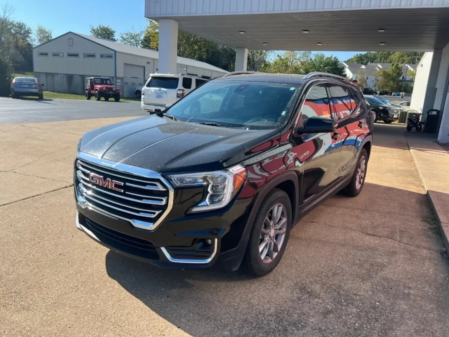 2024 /Jet Black Leather GMC Terrain SLT (3GKALPEG9RL) with an 1.5L Turbo DOHC 4-cylinder / SIDI / VVT engine, Automatic transmission, located at 970 Woodlawn Dr., Farmington, MO, 63640, (573) 431-7800, 37.825642, -90.468674 - Are you searching for the perfect vehicle to elevate your daily commute or weekend adventures? Look no further than this stunning 2024 GMC Terrain SLT, available now at Pettus CDJR Farmington. Located at 970 Woodlawn Drive in Farmington, MO, we are proud to be your trusted OEM dealership for quality - Photo#1