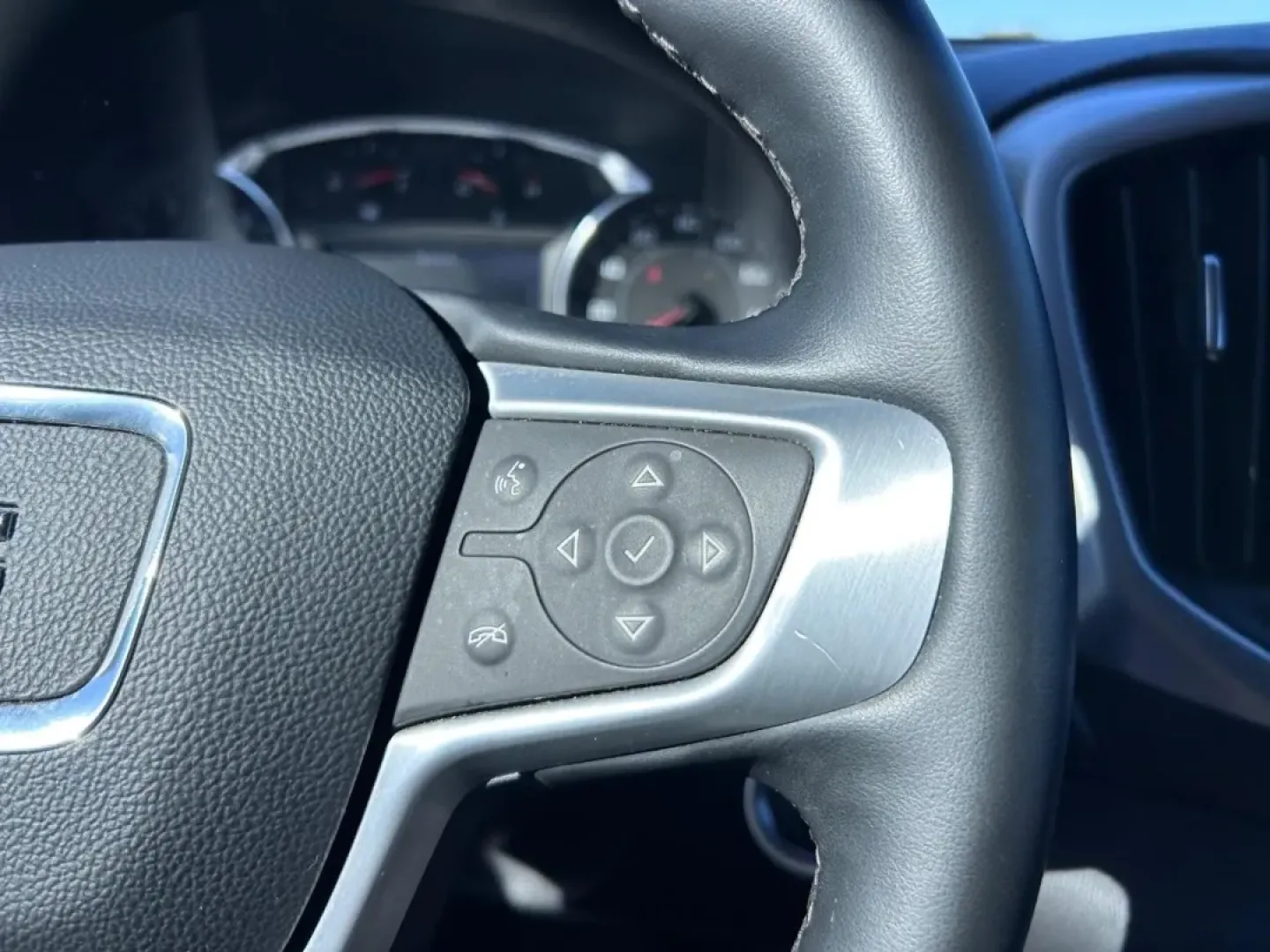 2024 /Jet Black Leather GMC Terrain SLT (3GKALPEG9RL) with an 1.5L Turbo DOHC 4-cylinder / SIDI / VVT engine, Automatic transmission, located at 970 Woodlawn Dr., Farmington, MO, 63640, (573) 431-7800, 37.825642, -90.468674 - Are you searching for the perfect vehicle to elevate your daily commute or weekend adventures? Look no further than this stunning 2024 GMC Terrain SLT, available now at Pettus CDJR Farmington. Located at 970 Woodlawn Drive in Farmington, MO, we are proud to be your trusted OEM dealership for quality - Photo#13